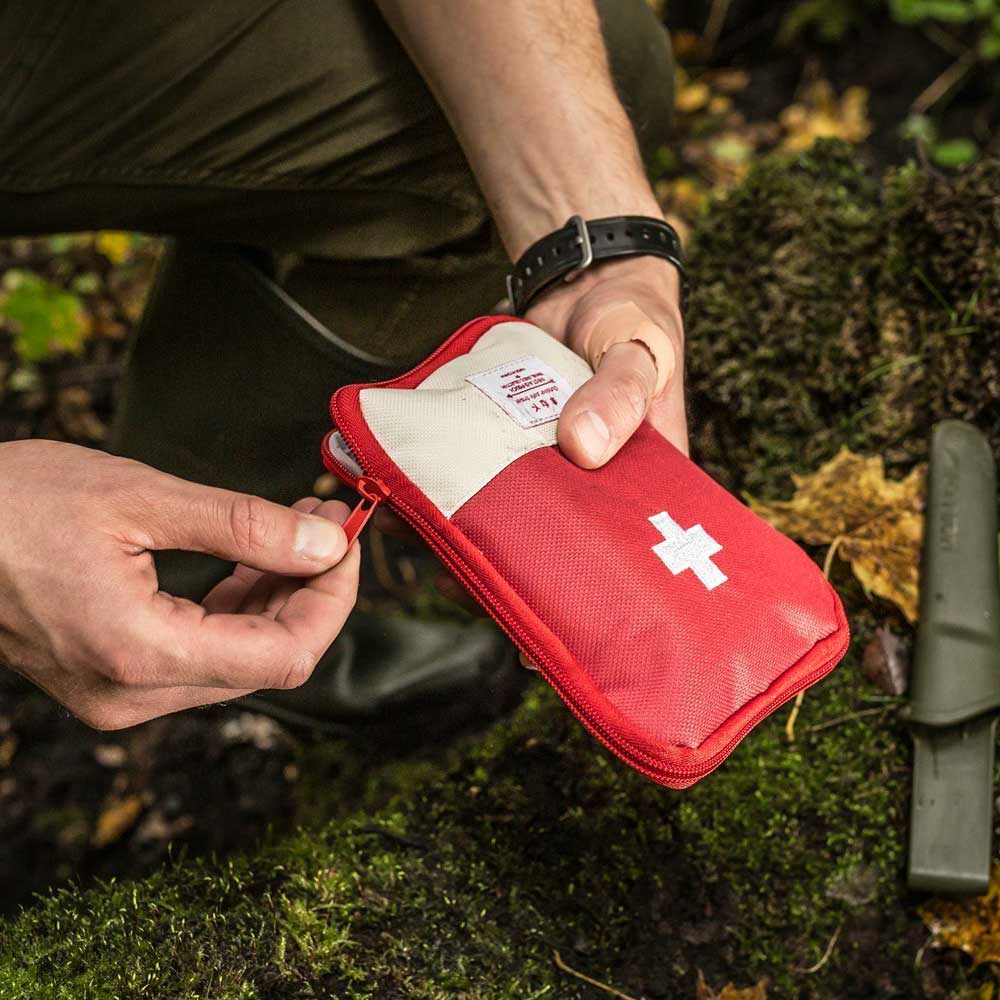 IEI First aid kit with equipment - Red