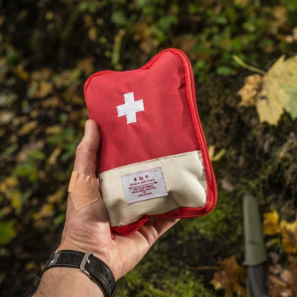 IEI First aid kit with equipment - Red