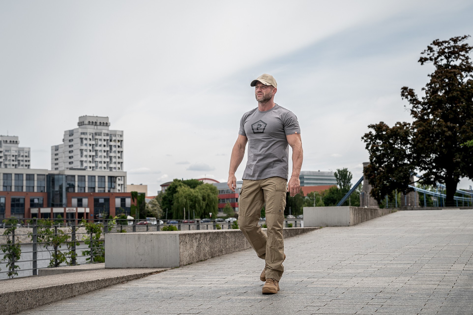 Pentagon Shape T-Shirt - Wolf Grey
