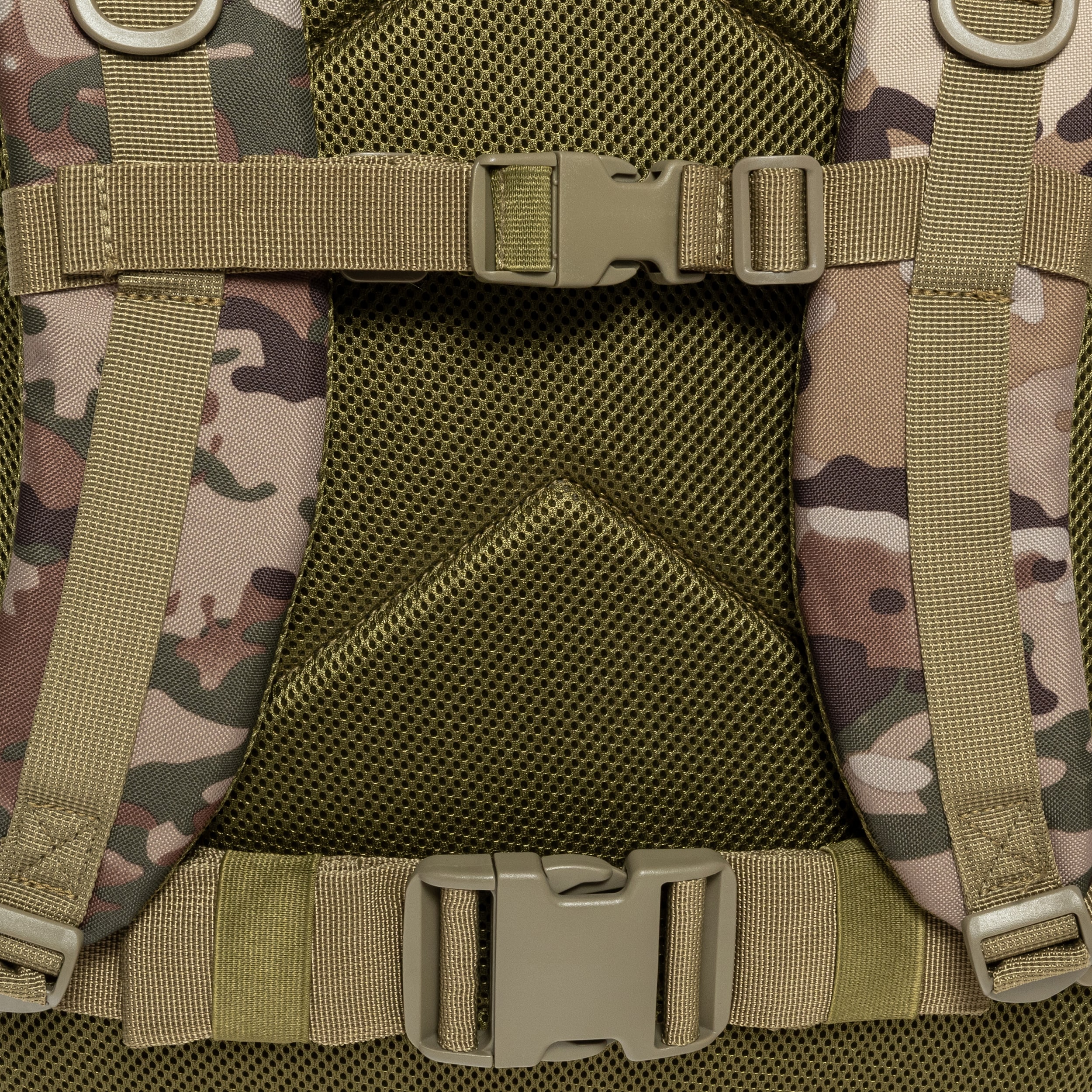 Brandit US Cooper XL 65 l Reppu - Arid MC Camo