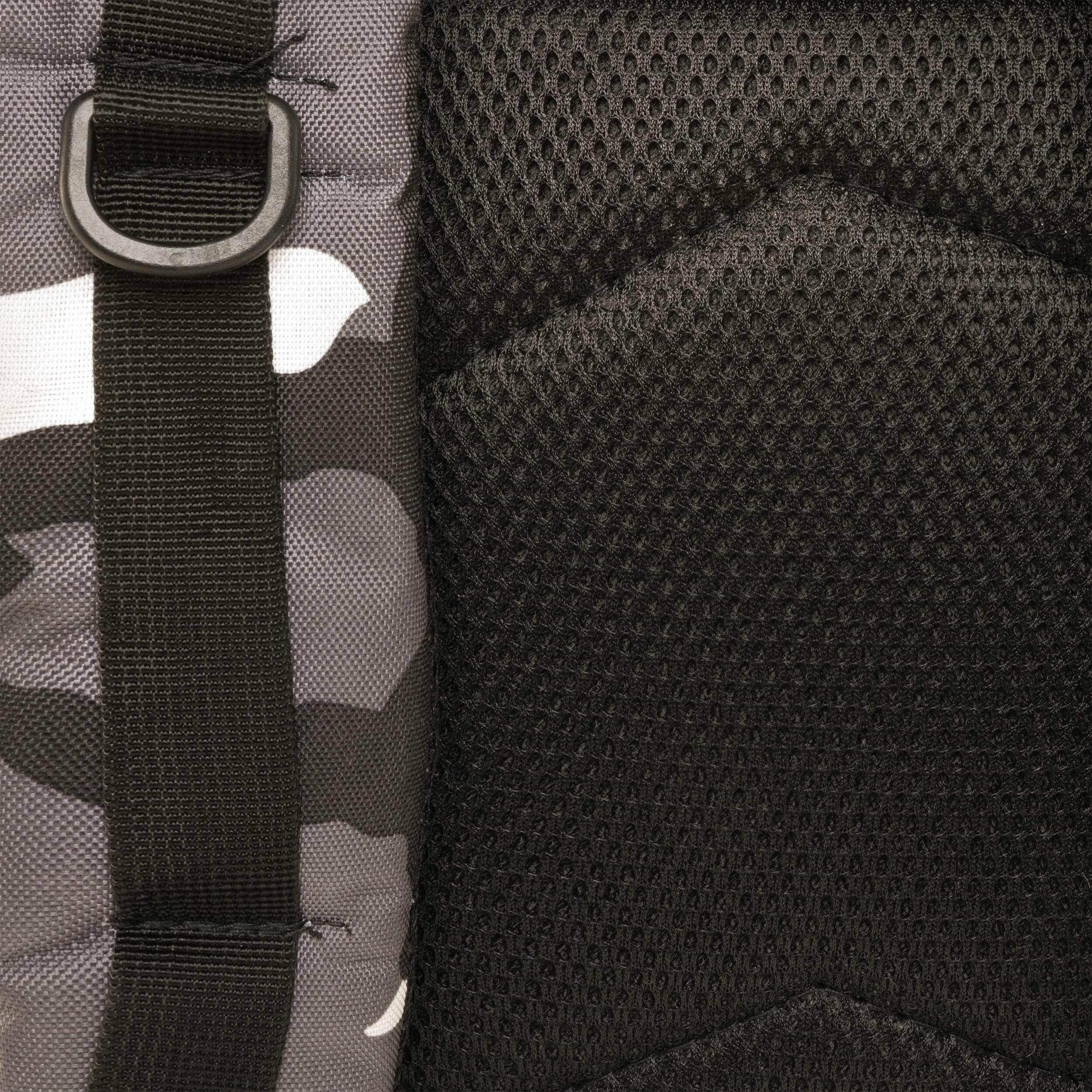 Mil-Tec Assault Pack Large Reppu 36 l - Urban