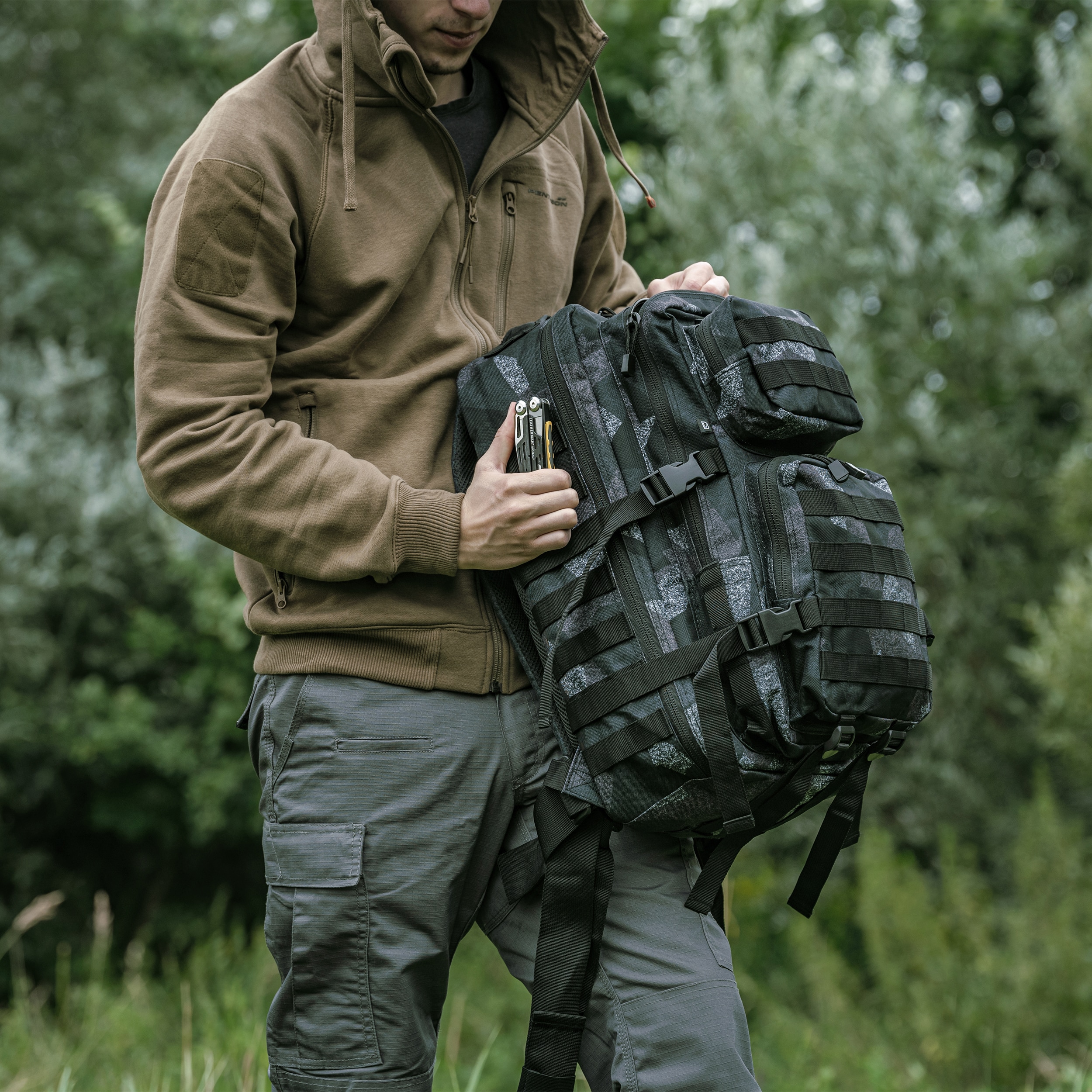 Brandit US Cooper 40 l Reppu - Night Camo