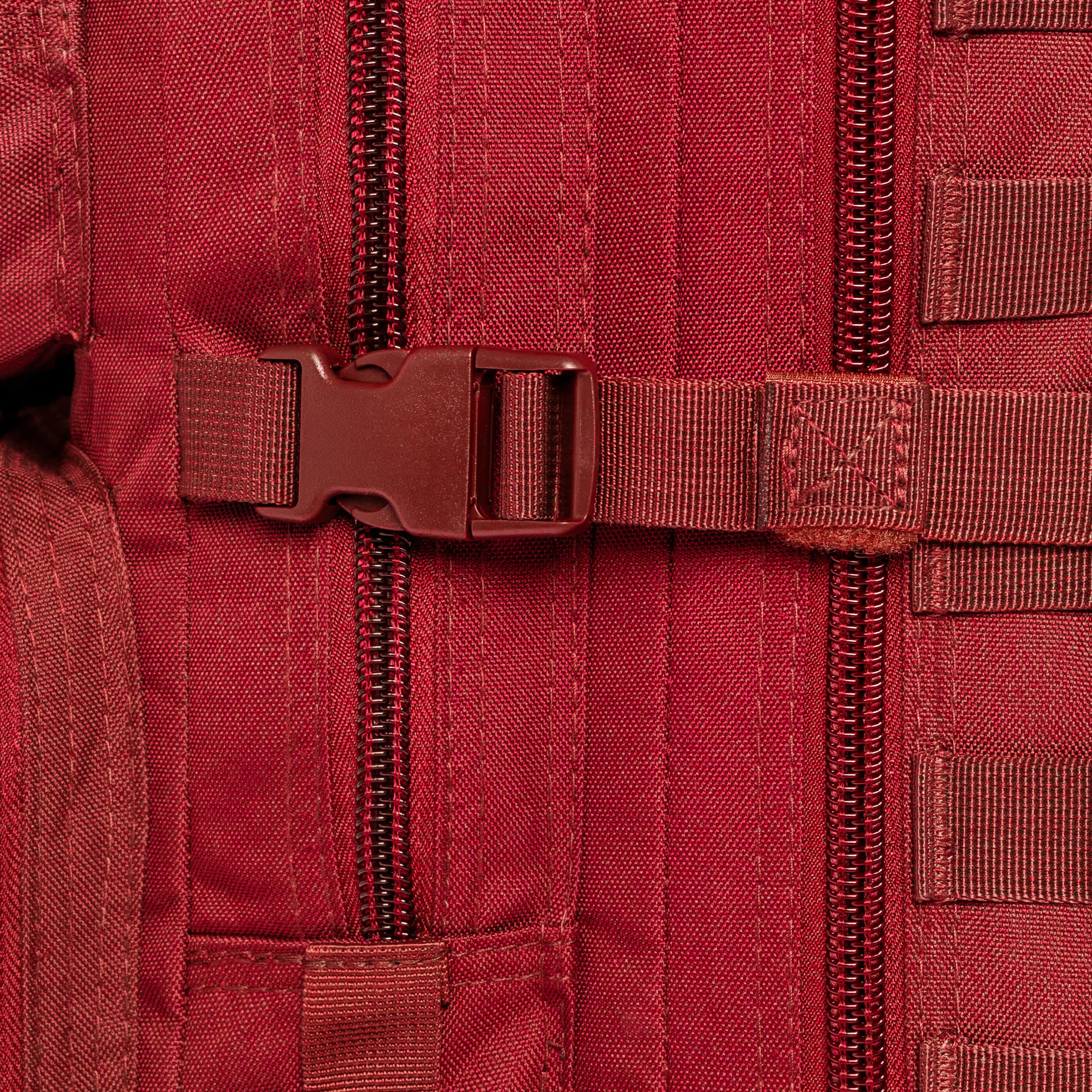 Mil-Tec Assault Pack Large Reppu 36 l - Signal Red