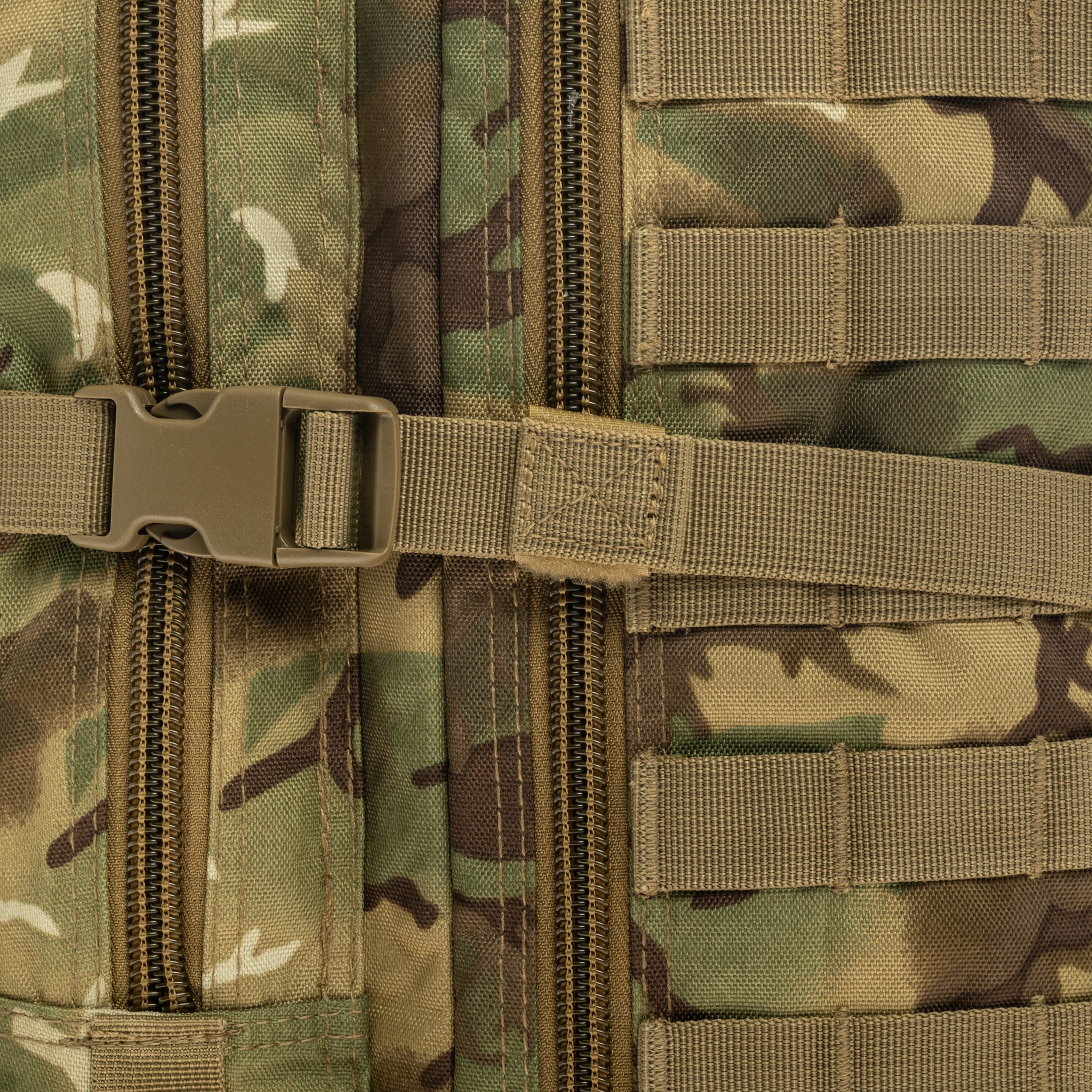 Mil-Tec Assault Pack Large Reppu 36 l - Arid MC Camo