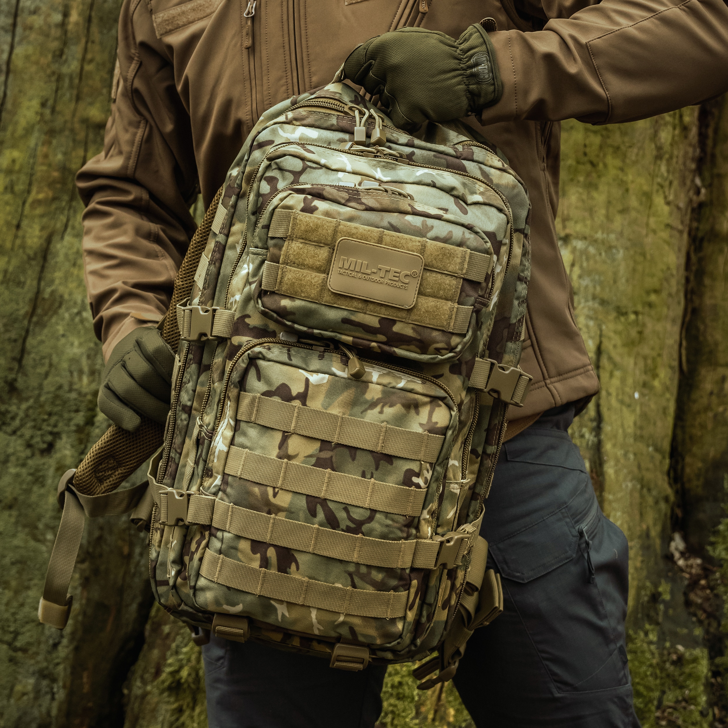 Mil-Tec Assault Pack Small Reppu 20 l - Arid MC Camo