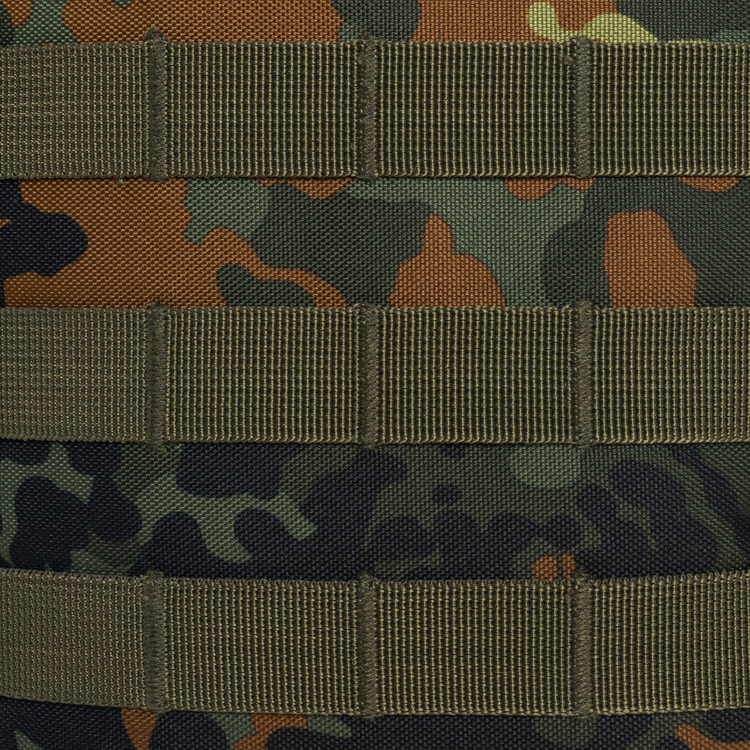 Mil-Tec Assault Pack Large Reppu 36 l - Flecktarn