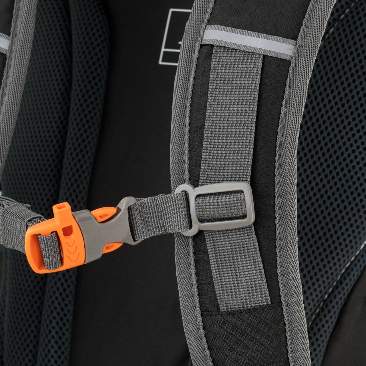 Alpinus Lecco II 30 l Reppu - Musta
