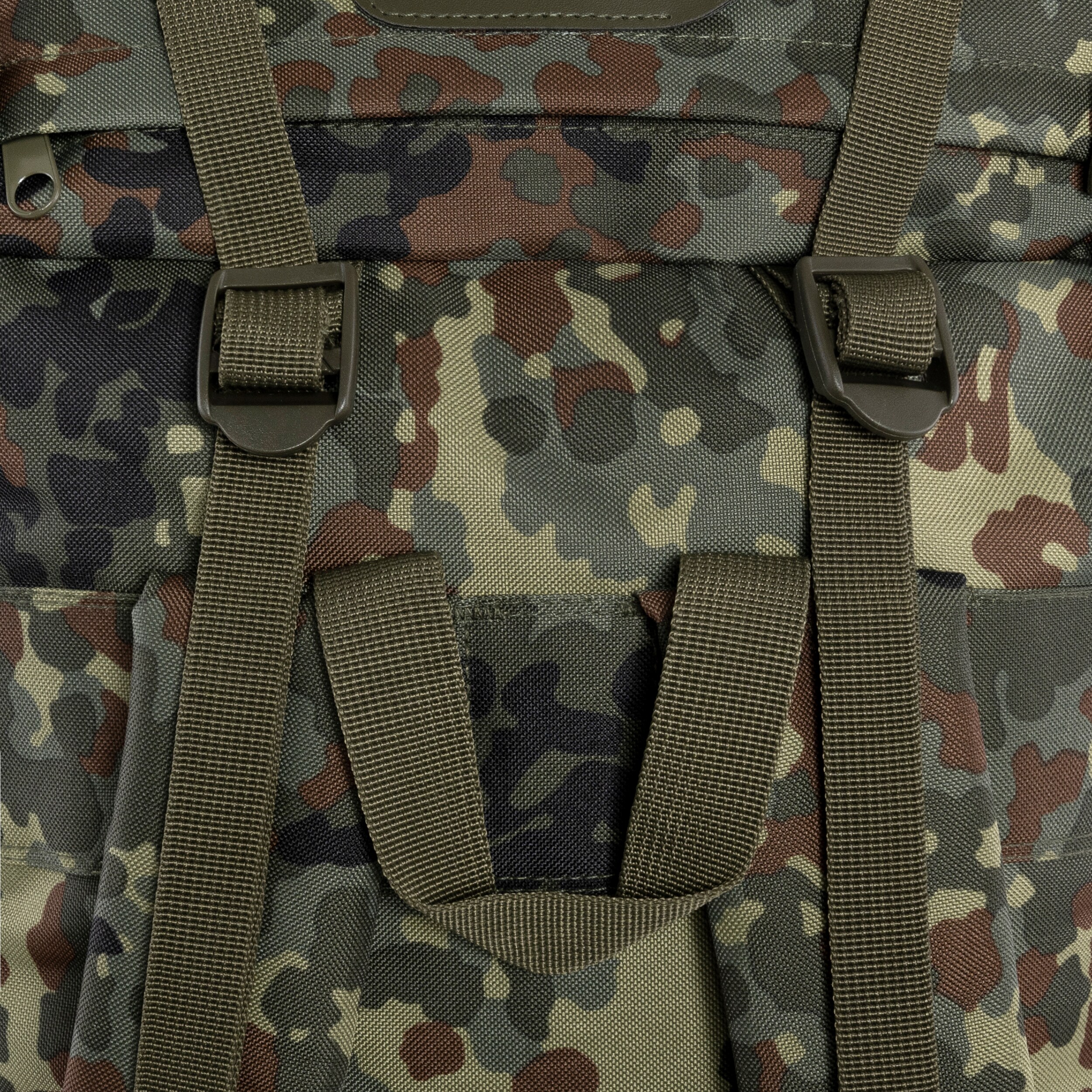 Mil-Tec BW Reppu 65 l - Flecktarn