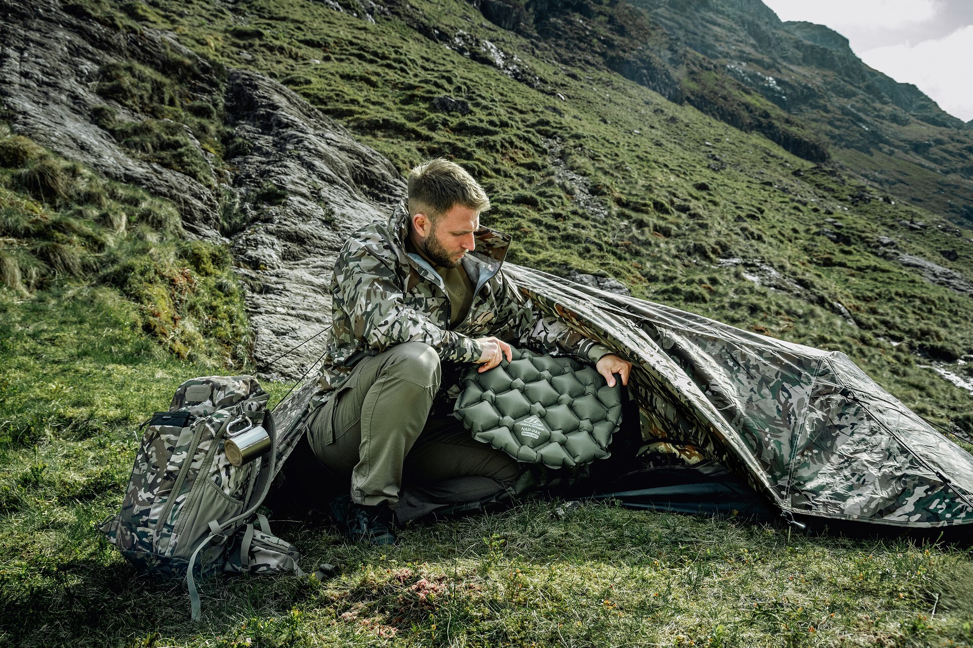 Highlander Outdoor Nap-Pak Primaloft Yhden Hengen Makuualusta - Olive