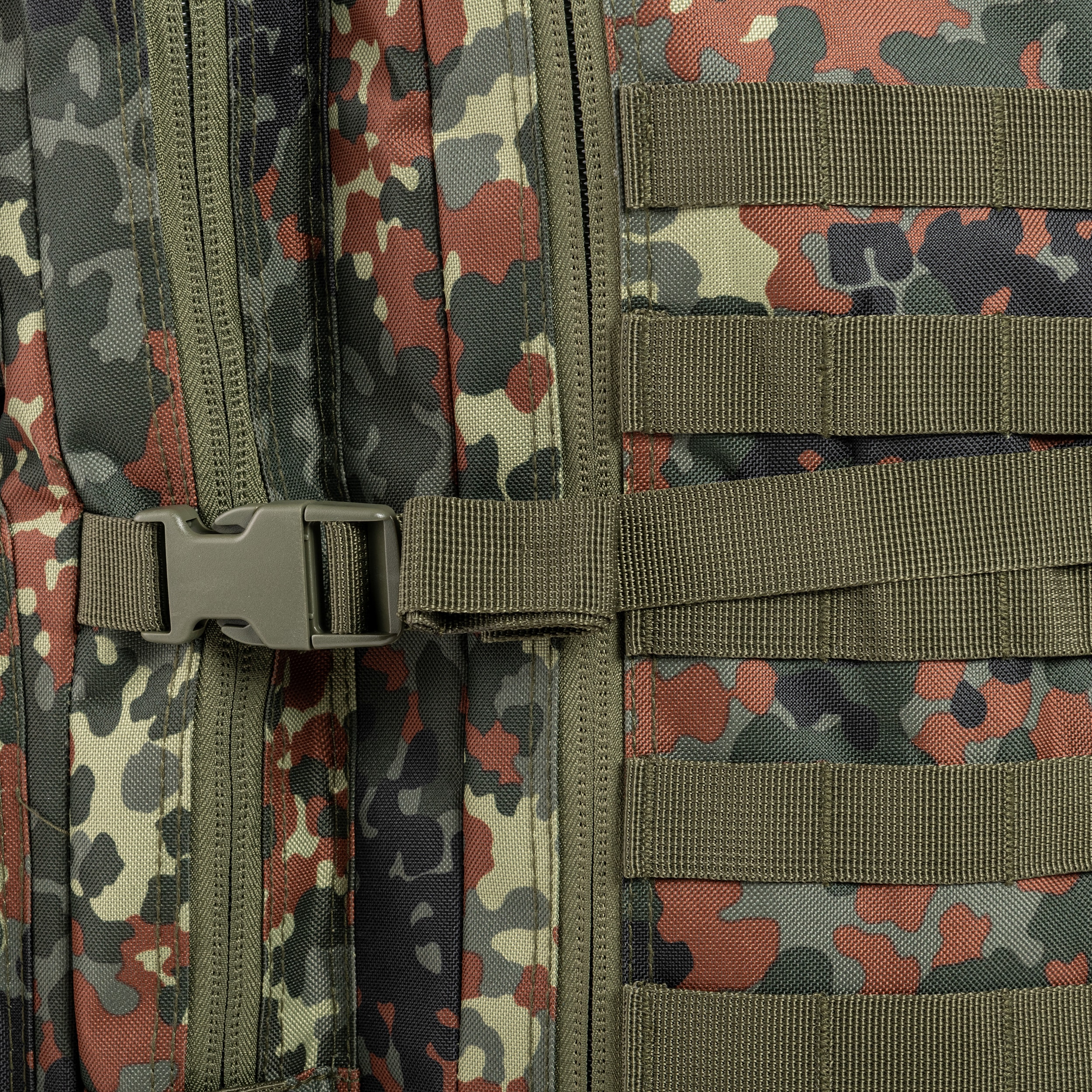 Brandit US Cooper XL Reppu 65 l - Flecktarn