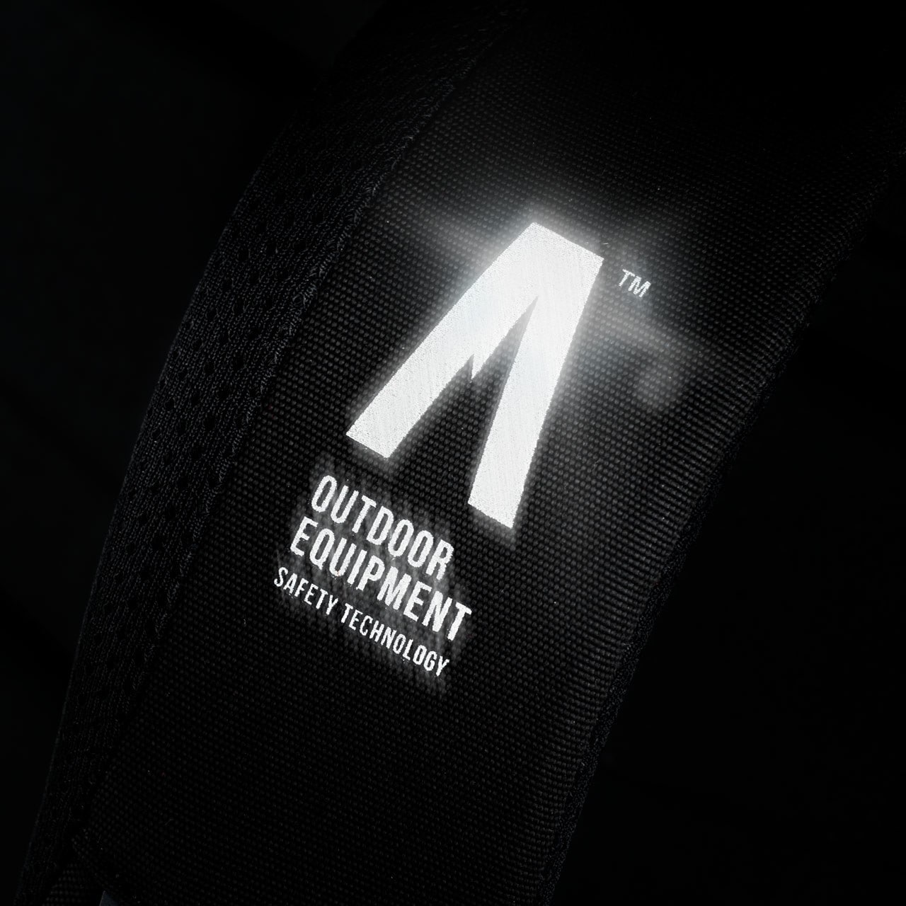 Alpinus Tijuca 30 l Reppu - Black