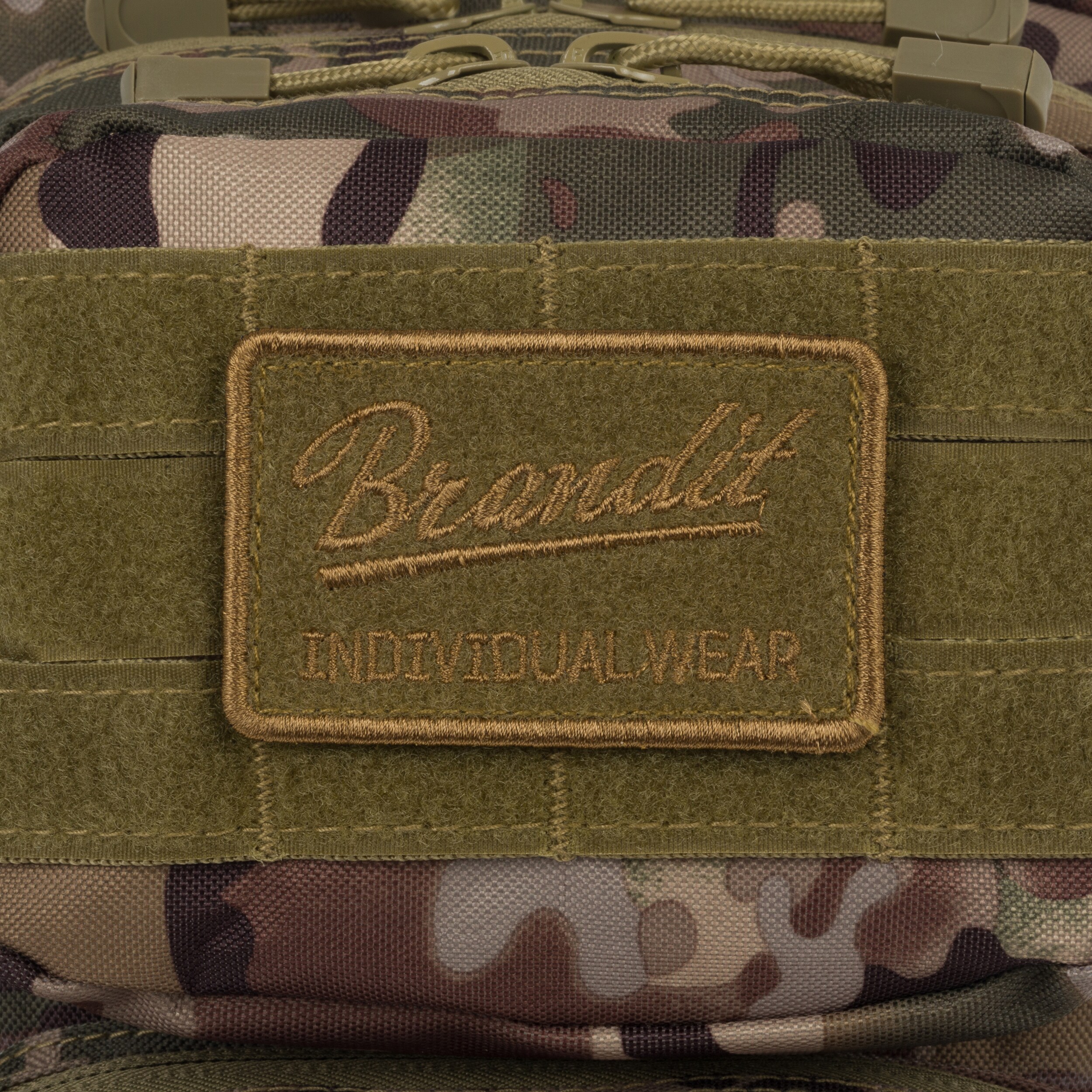Brandit Assault Pack Medium 25 l Reppu - Arid MC Camo