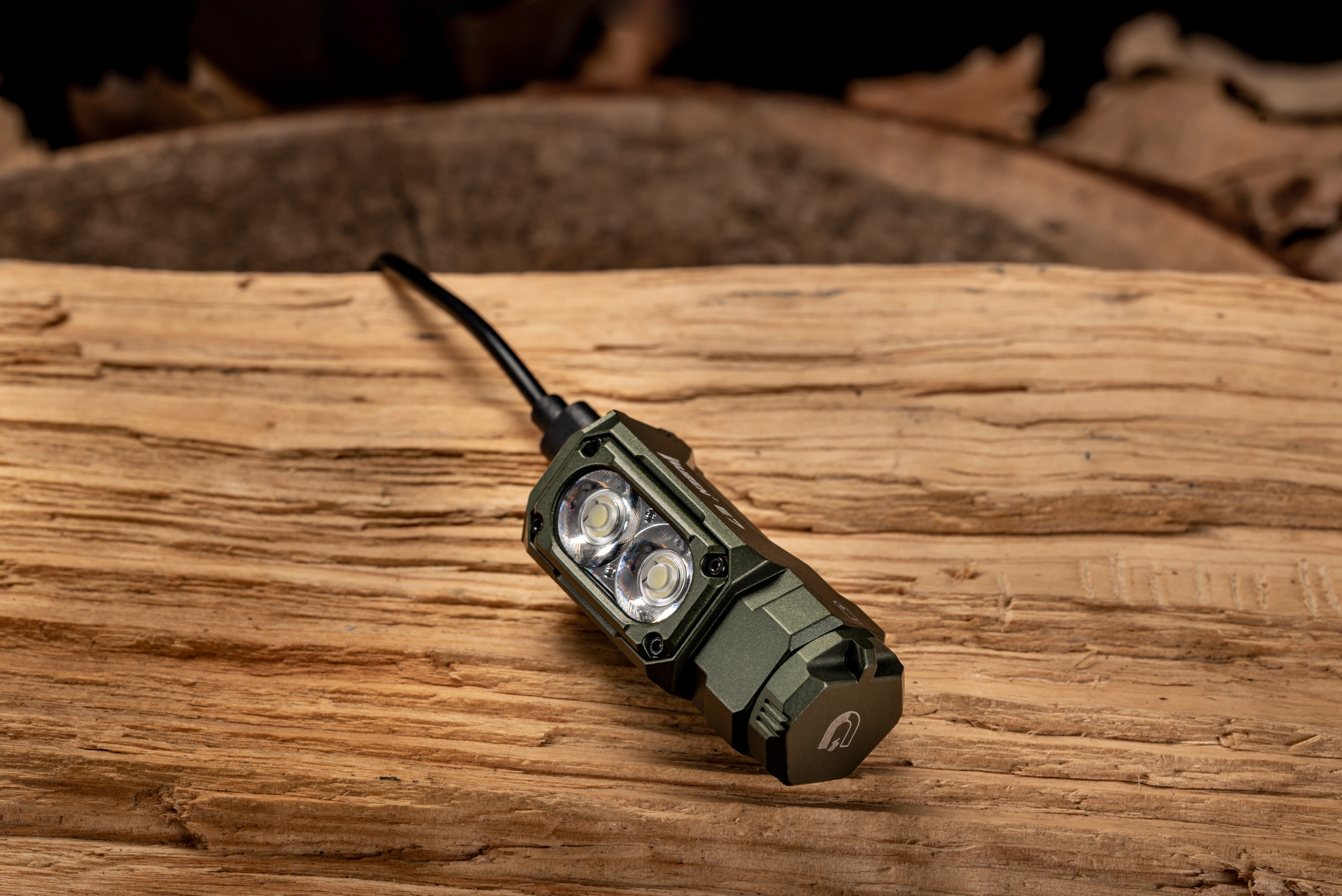 Wuben E7 Taskulamppu 1800 lumenia - Green