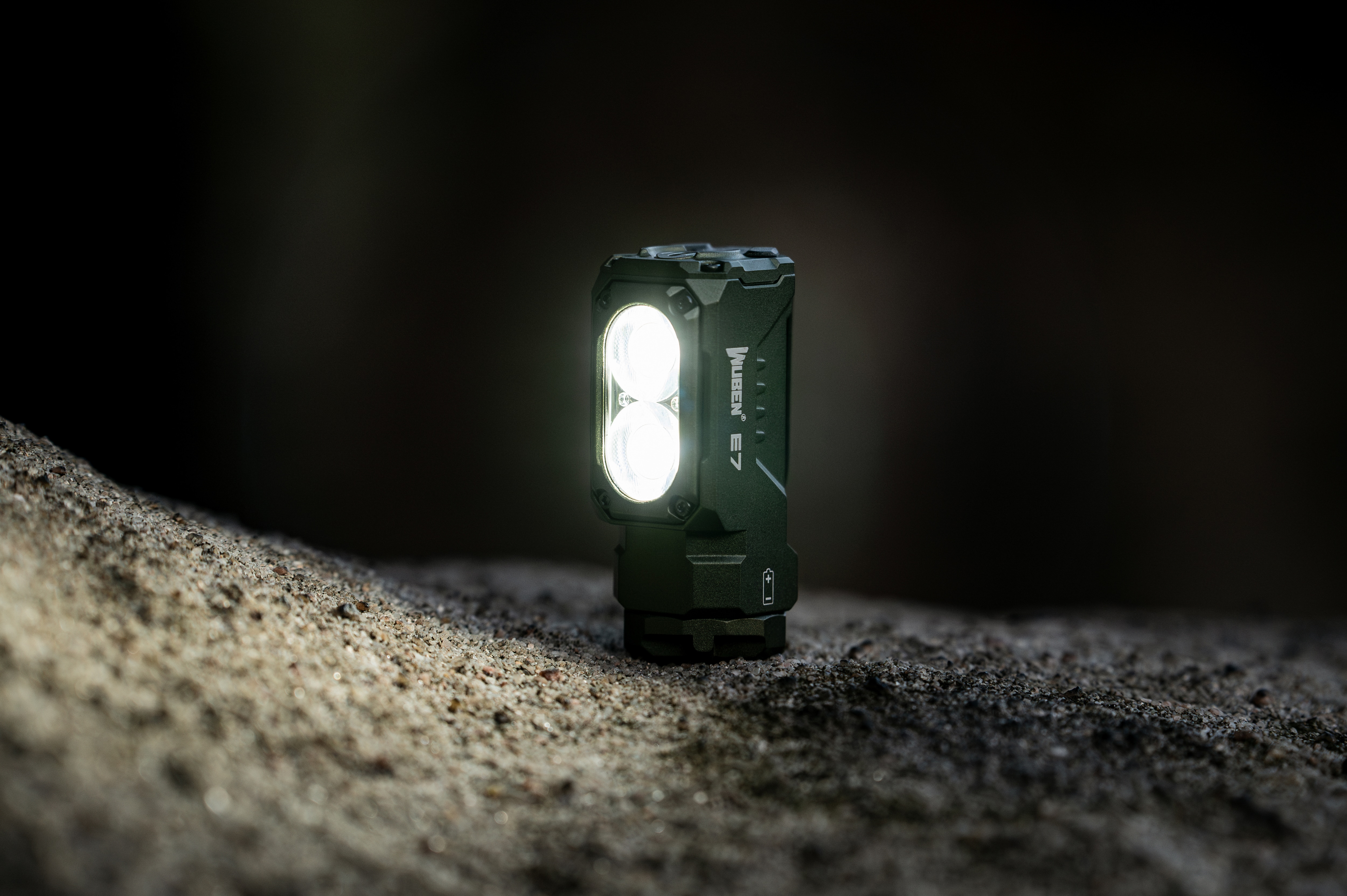 Wuben E7 Taskulamppu 1800 lumenia - Green