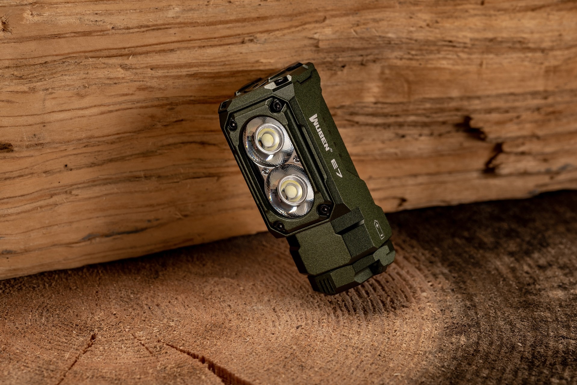 Wuben E7 Taskulamppu 1800 lumenia - Green