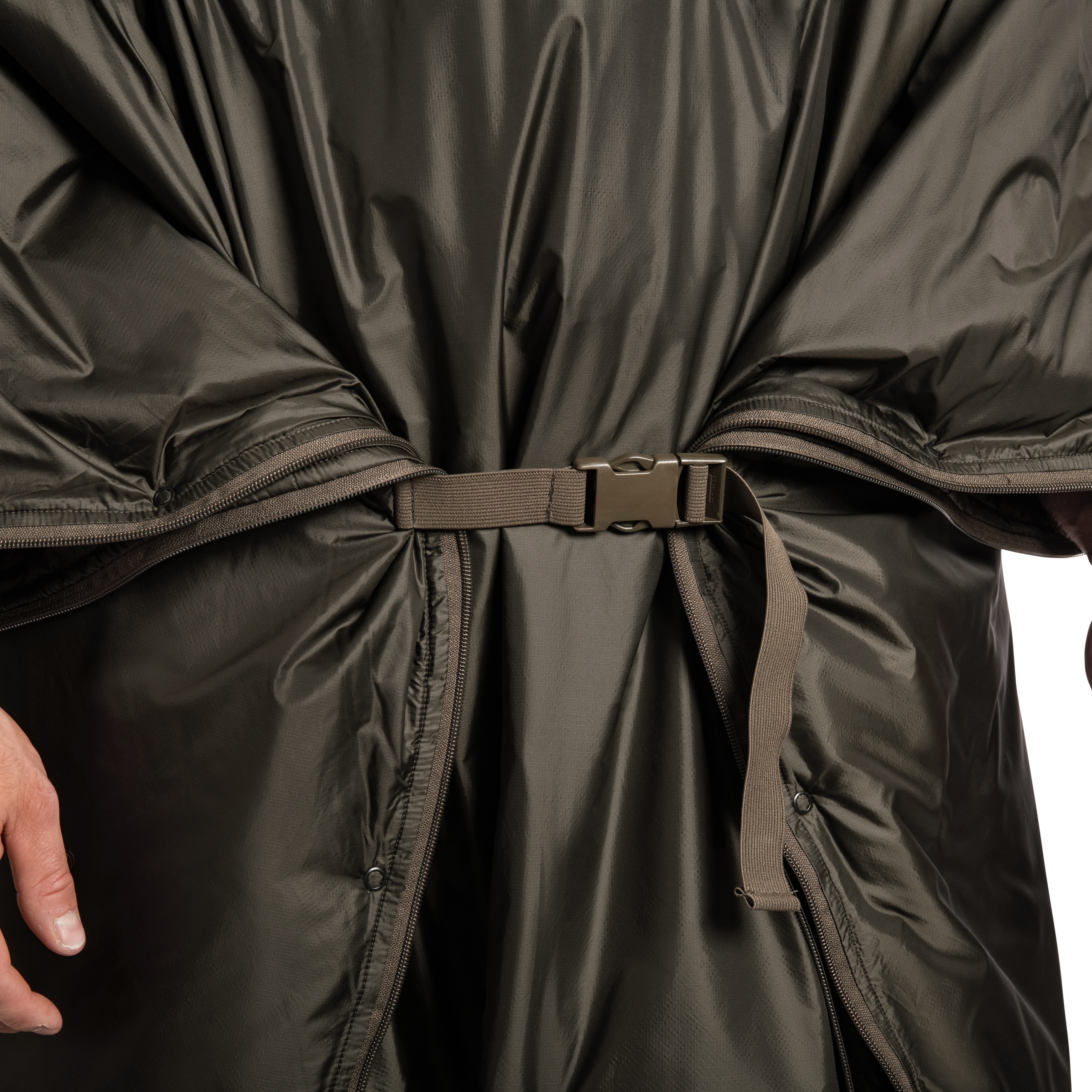 Carinthia CPS Poncho makuupussitoiminnolla - Olive