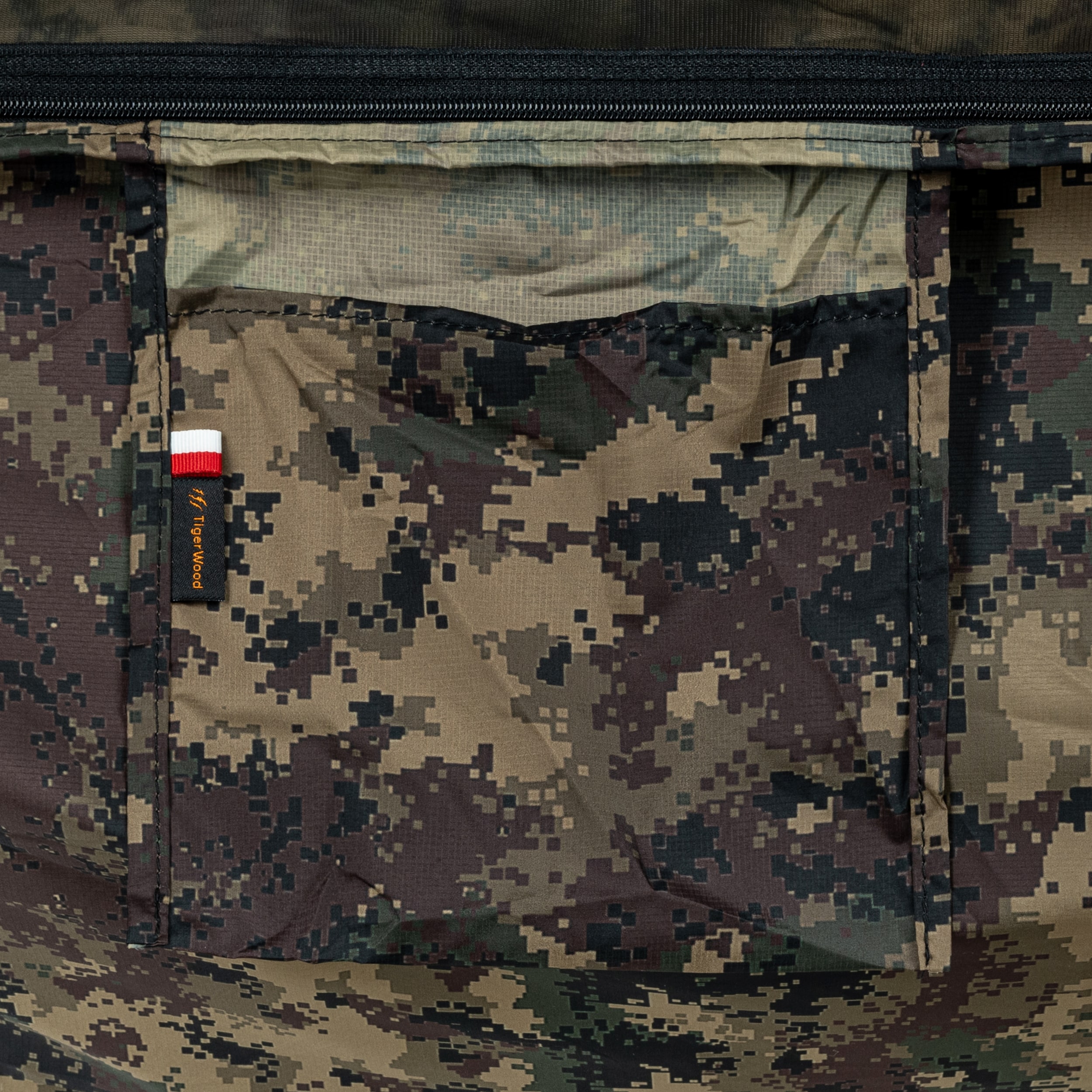 TigerWood Ważka V2 Long Pocket Camo ultrakevyt riippumatto - hyttysverkolla