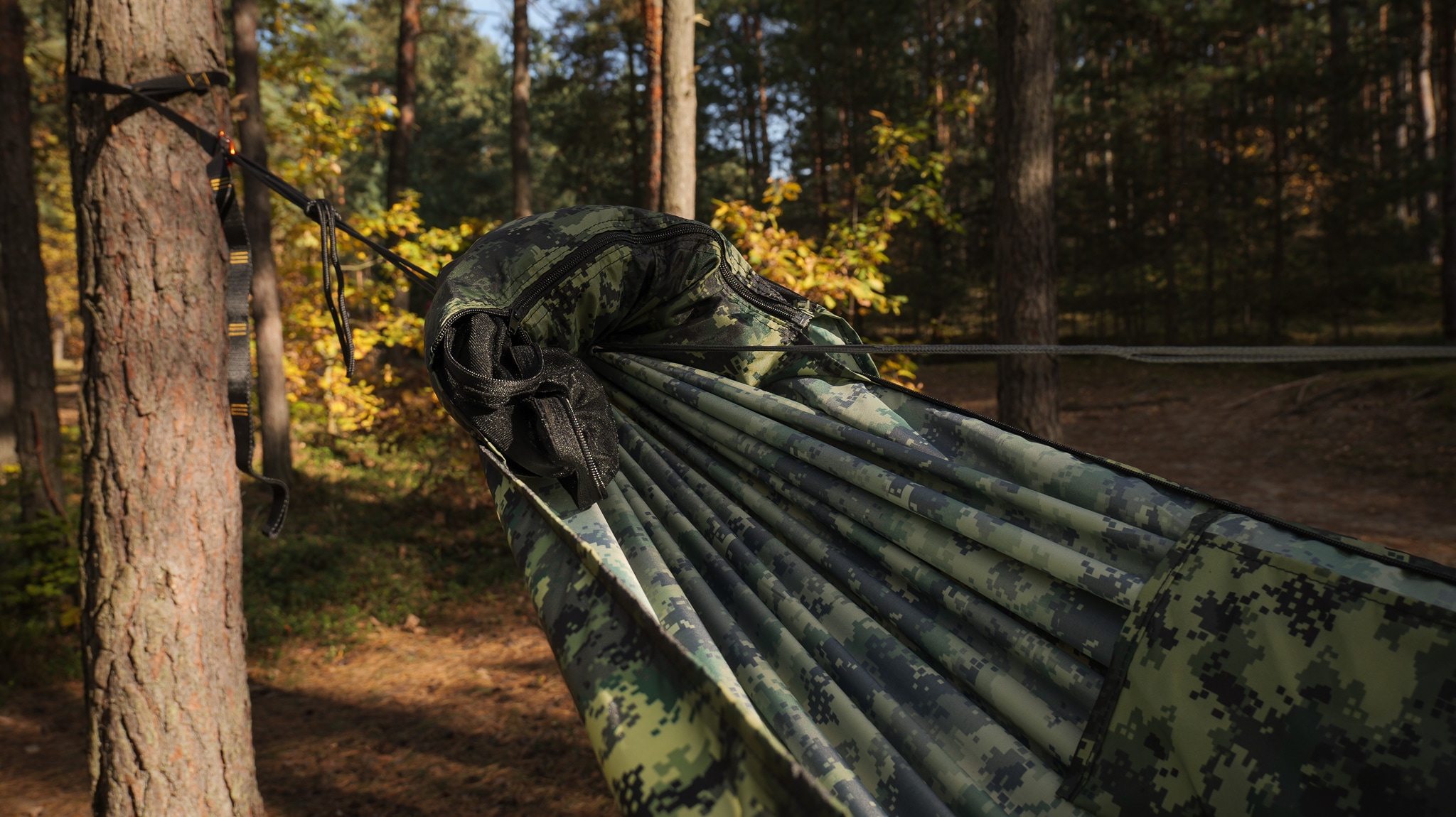 TigerWood Ważka V1 Long Pocket Camo riippumatto - hyttysverkolla