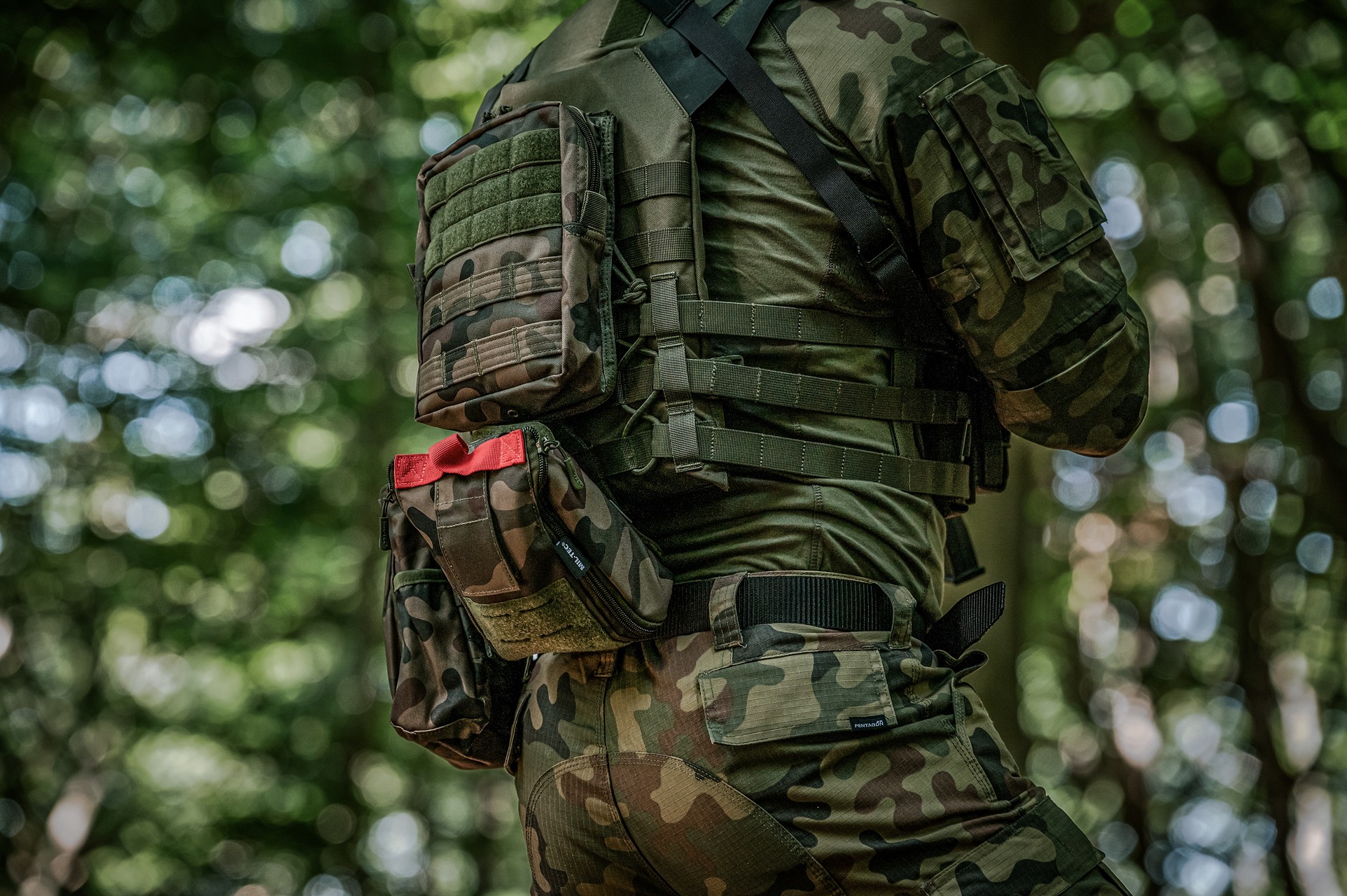 Mil-Tec Cargo-tasku suuri - wz.93 Pantera PL Woodland