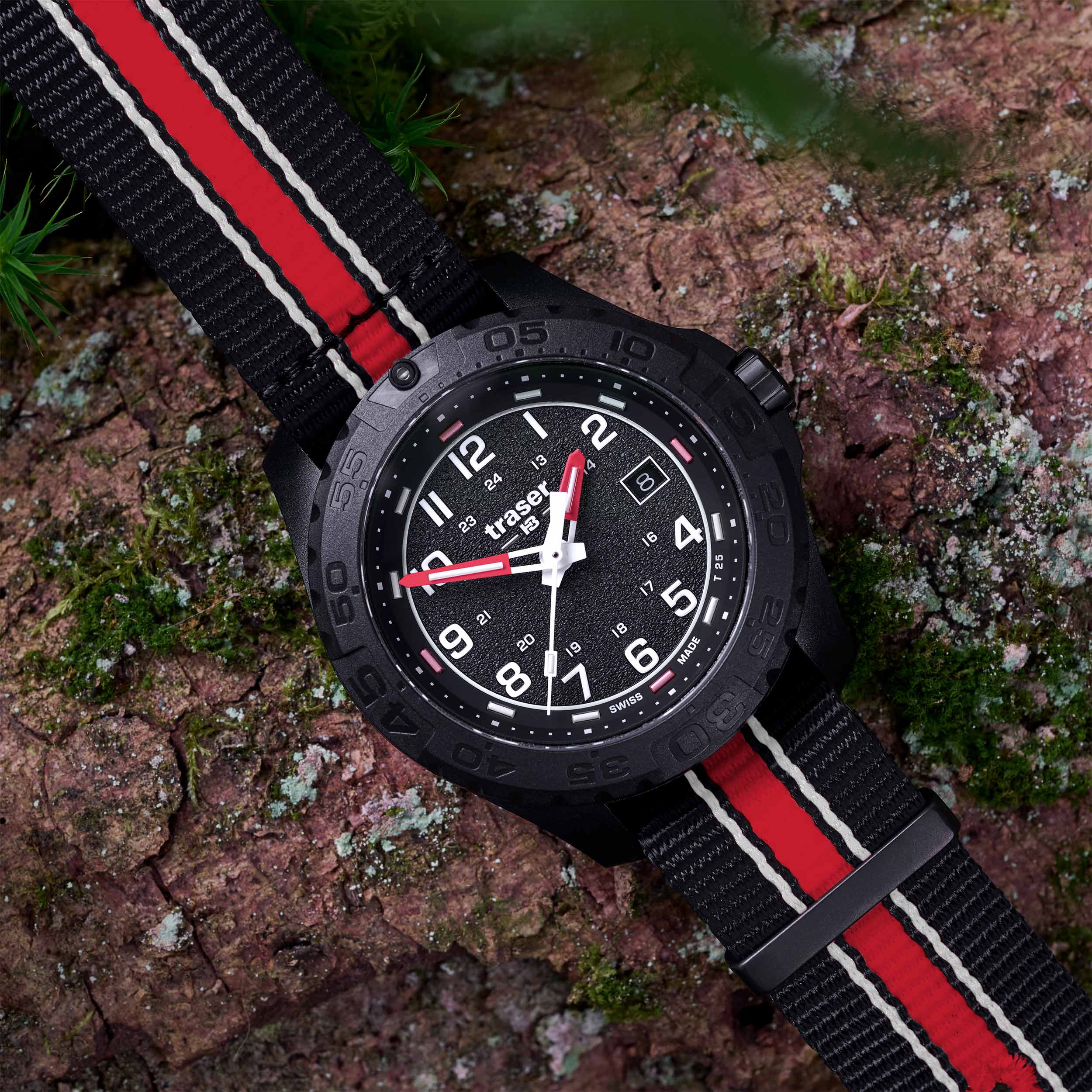 Traser P96 Outdoor Pioneer TS Kello - Black/Red