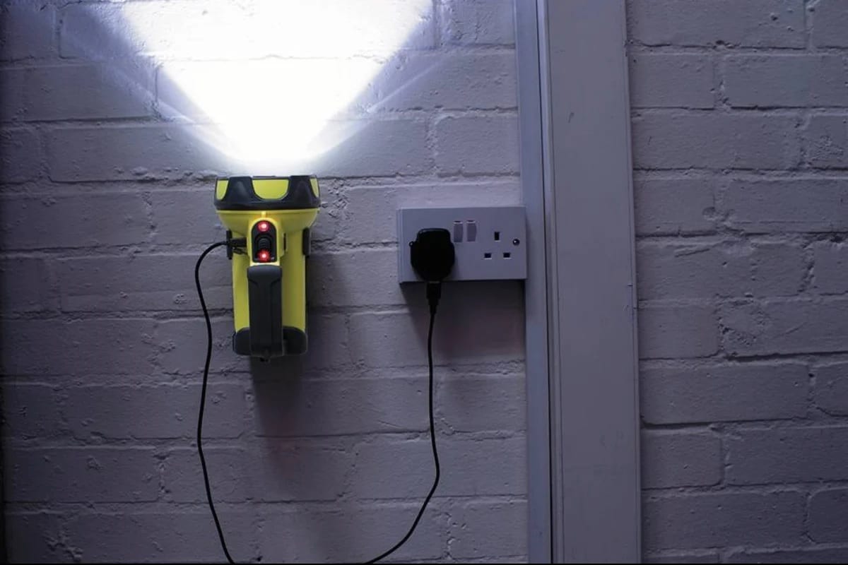 NightSearcher Trio-1000 Käsivalaisin 1000 lumens - Yellow/Grey