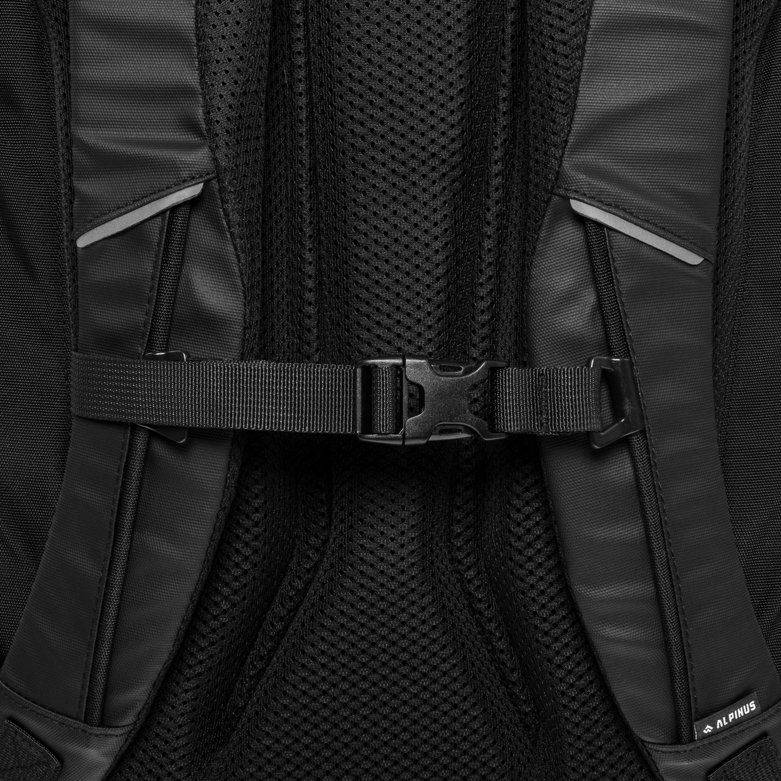 Alpinus Caratuva 45 l Reppu - Musta