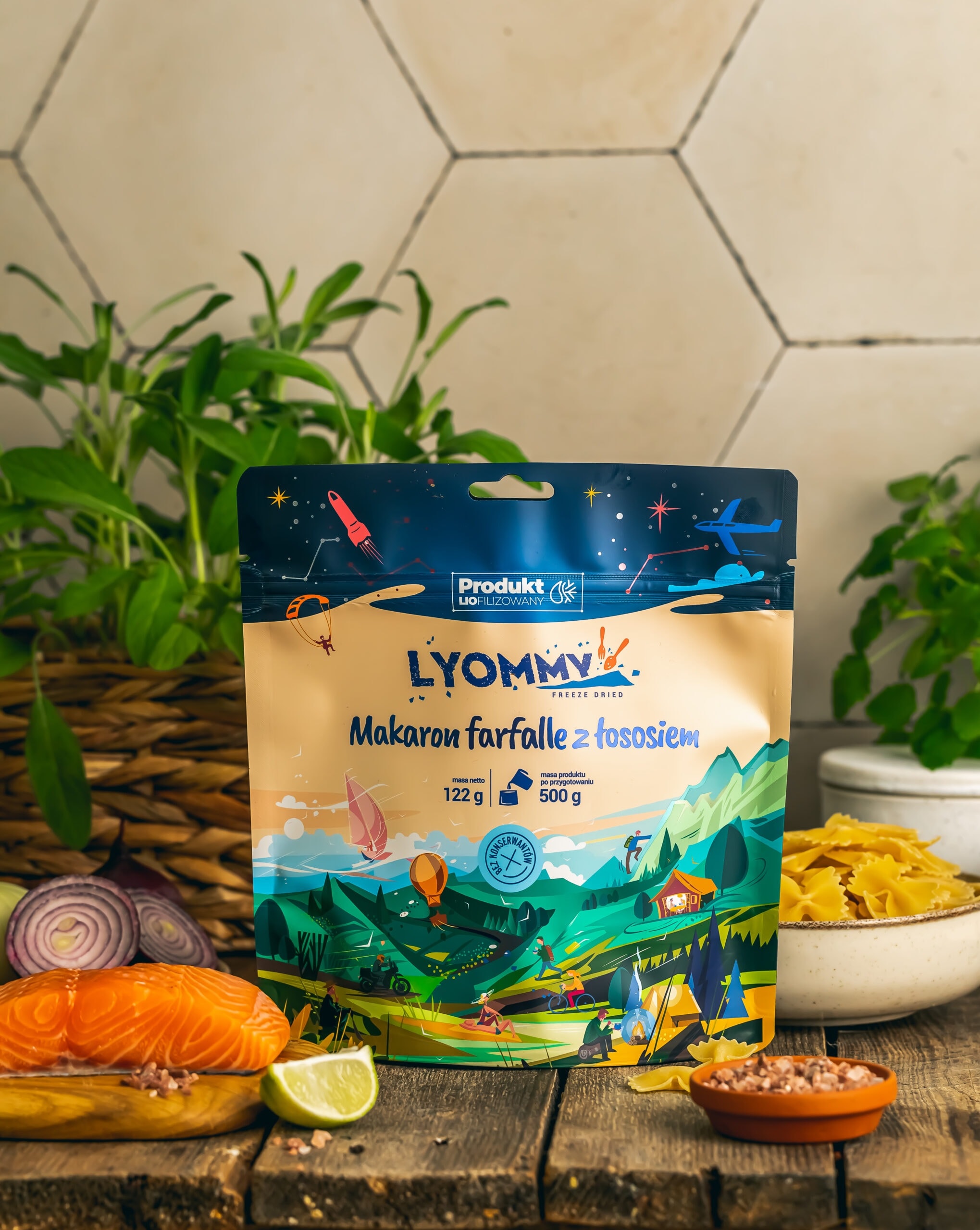 Lyommy Pakastekuivattu Farfalle Pasta Lohen Kanssa 122 g/710 kcal