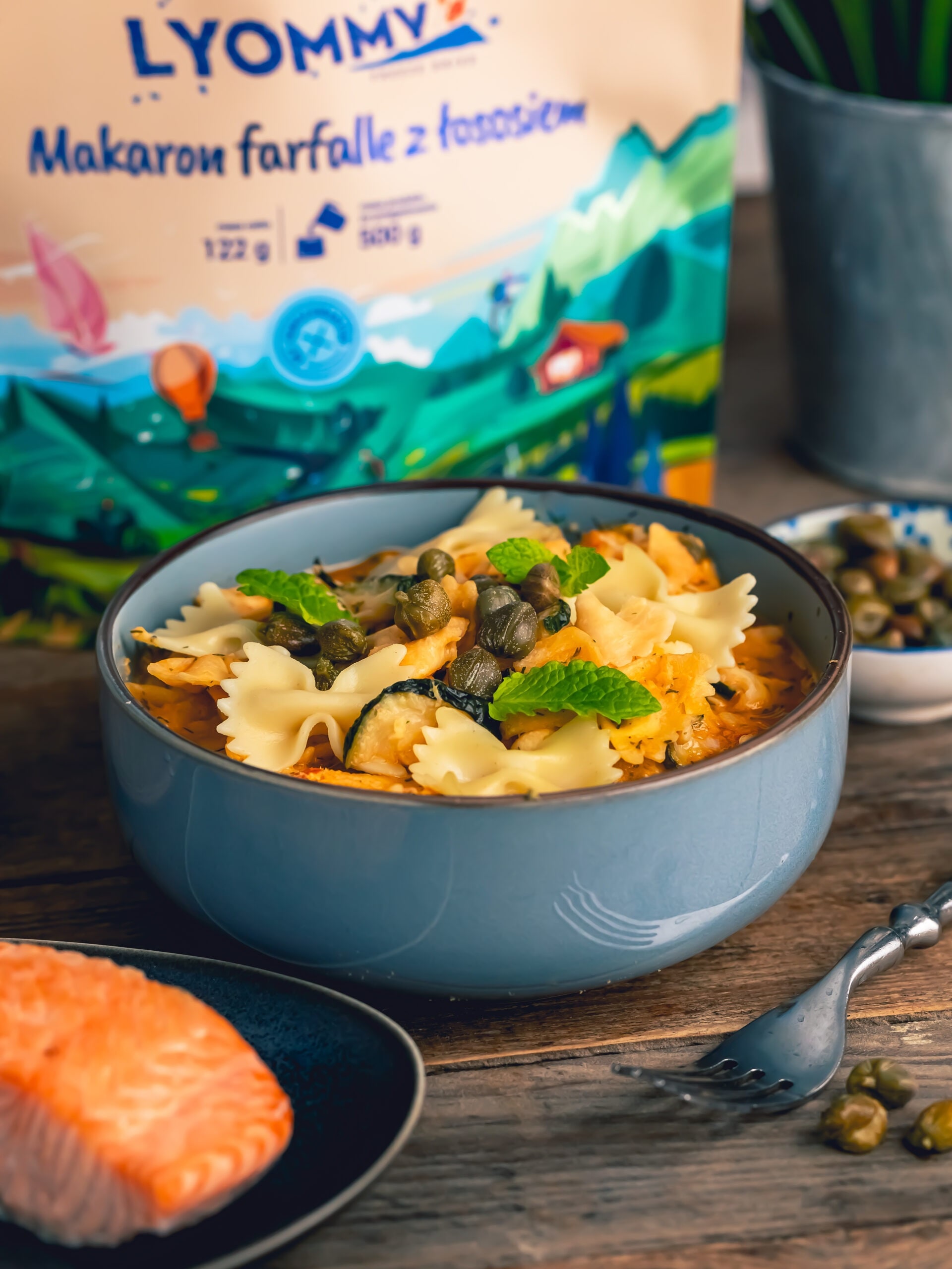 Lyommy Pakastekuivattu Farfalle Pasta Lohen Kanssa 122 g/710 kcal