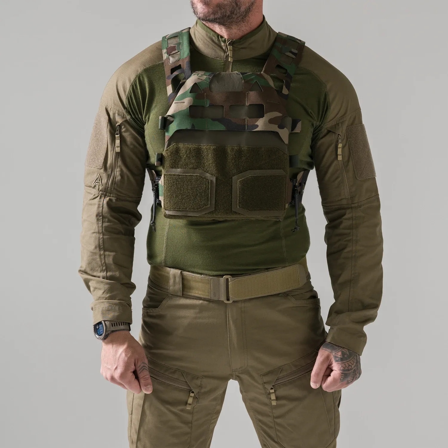 Direct Action Bearcat Ultralight Plate Carrier Taktinen liivi - Woodland - levyille koko L