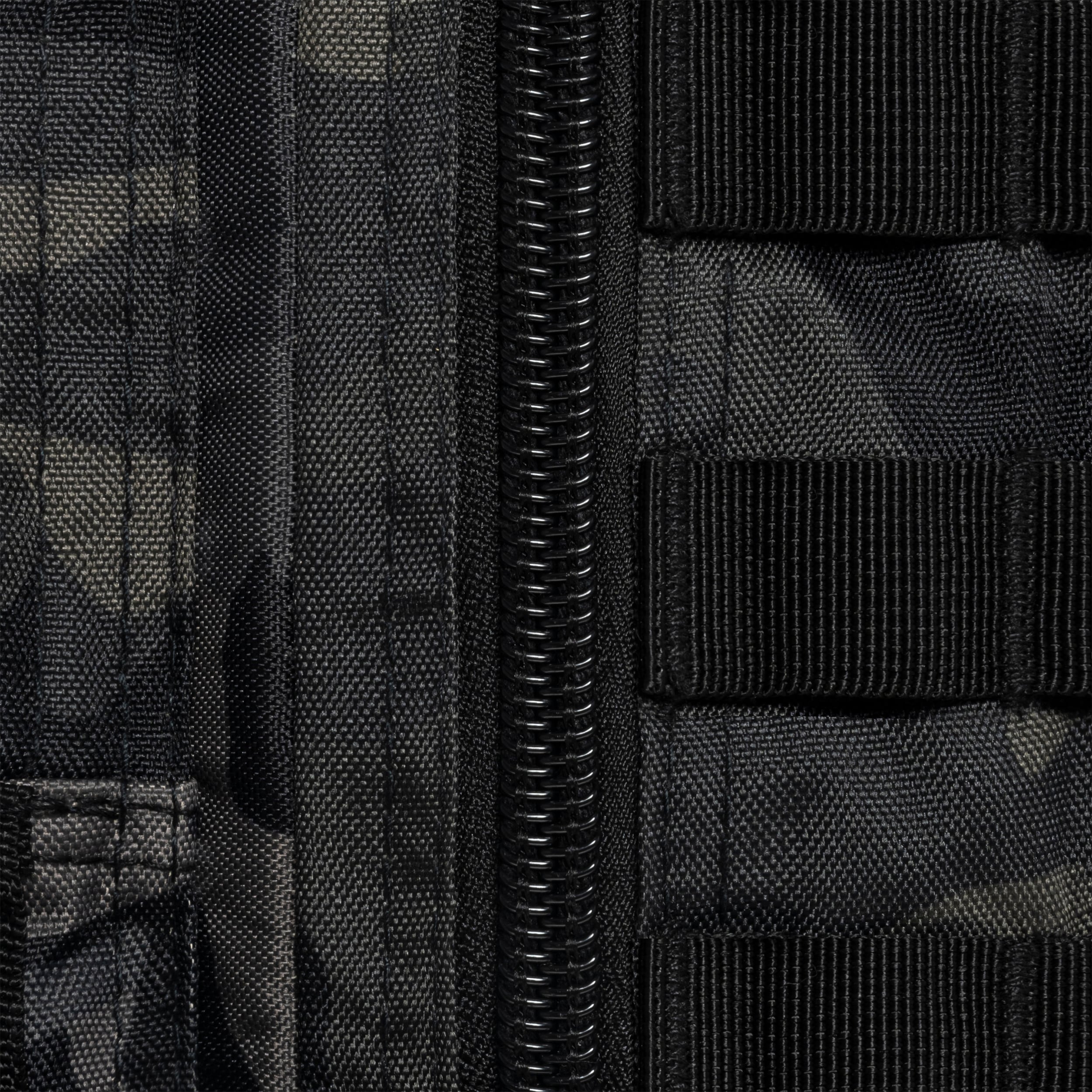 Mil-Tec Assault Pack Small Reppu 20 l - Dark Camo
