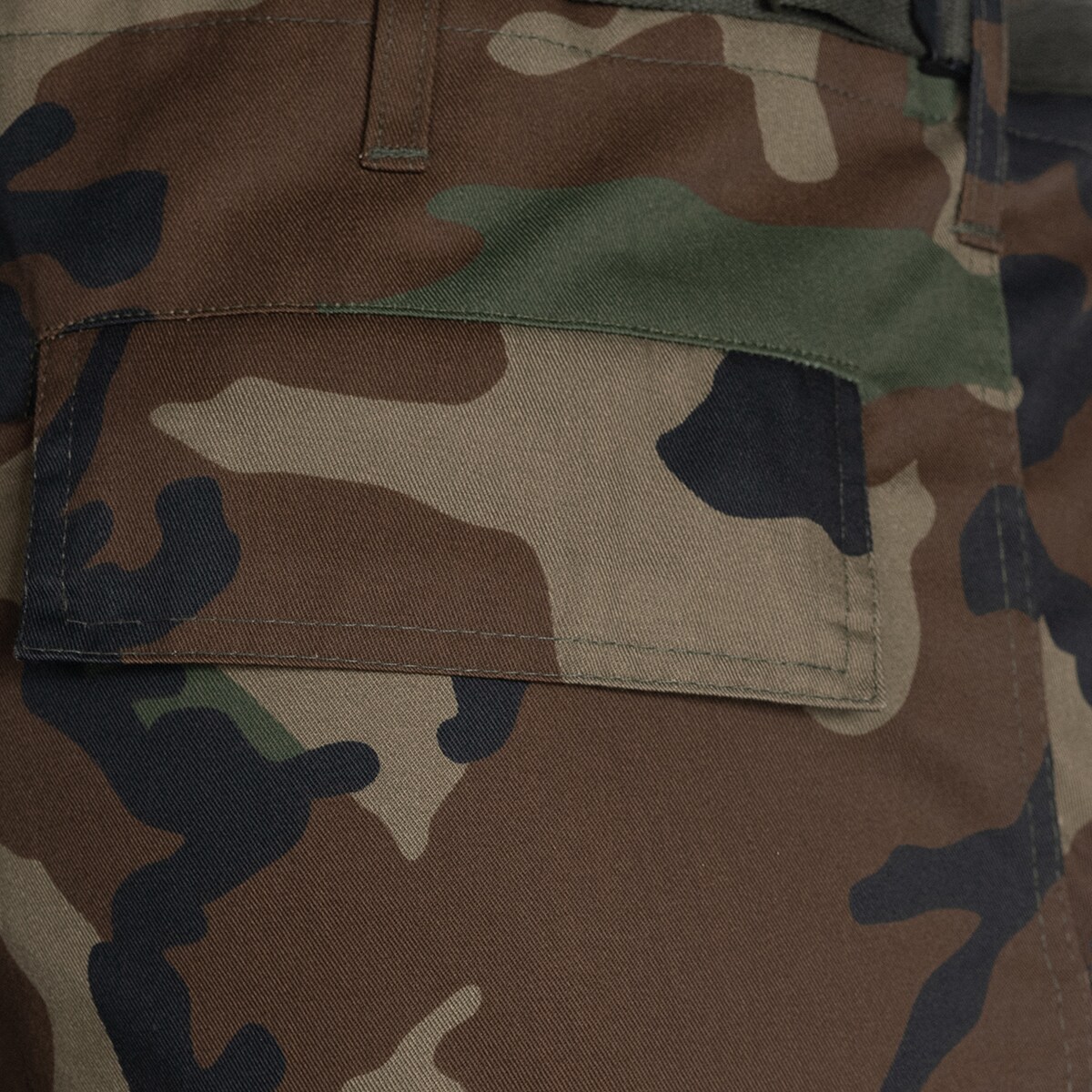 Mil-Tec Bermuda Shortsit - Woodland