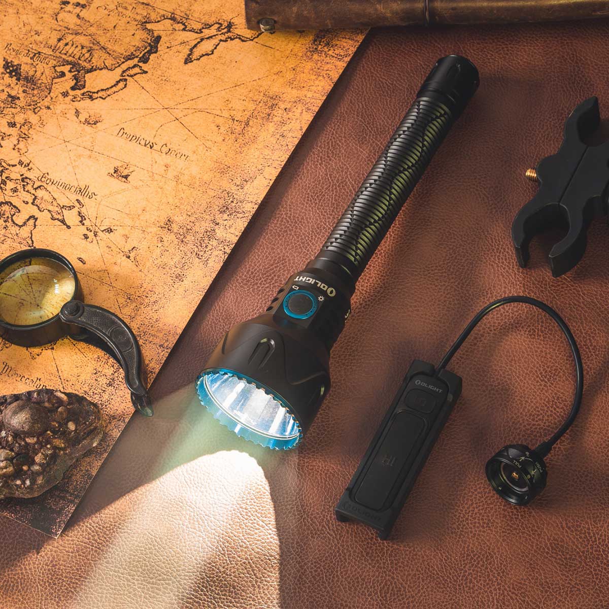 Lampe de poche tactique et de recherche Javelot Pro 2 Black - 2500 lumens Olight