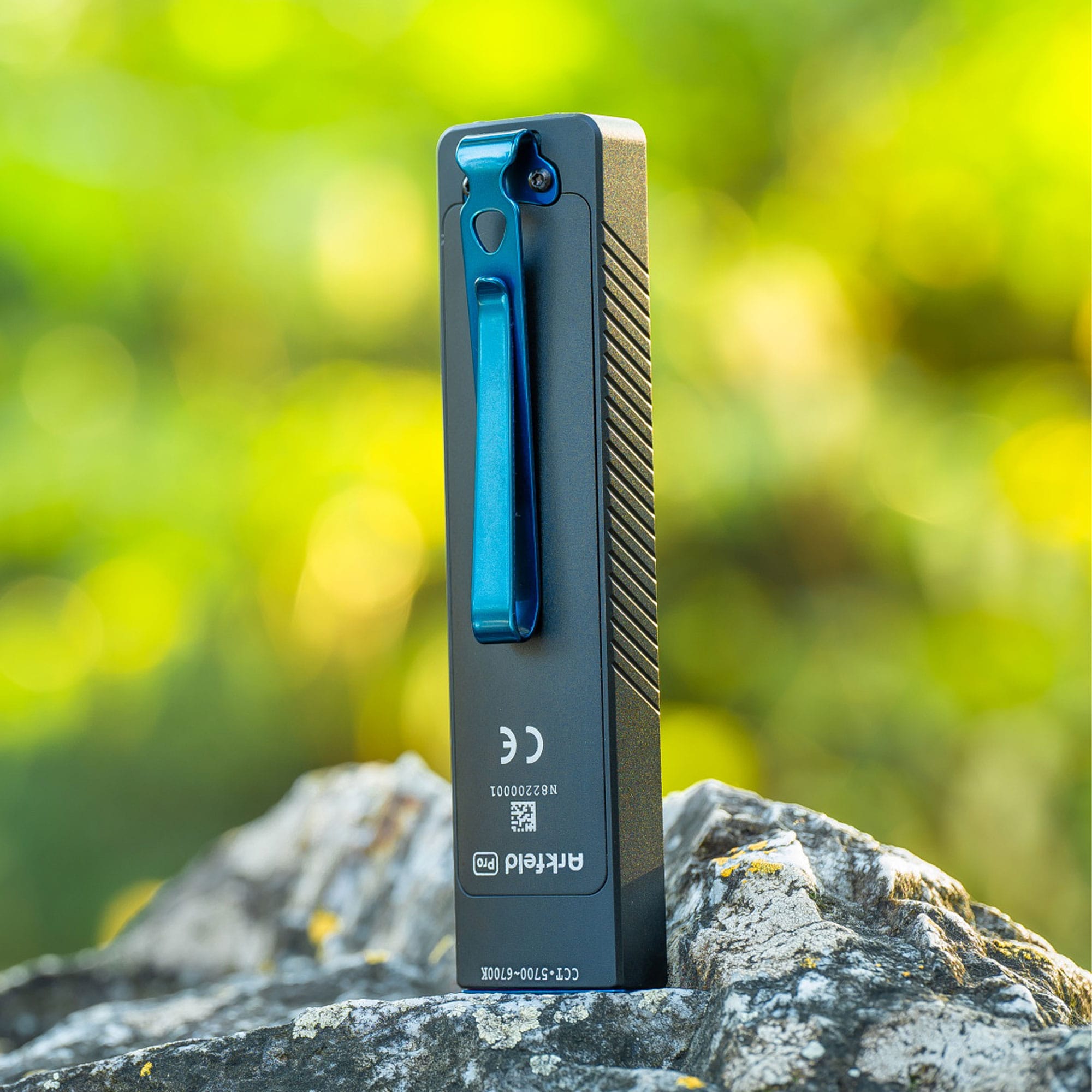 Lampe de poche avec pointeur laser Arkfeld Pro UV Cool White  1300 lumens Olight - Black