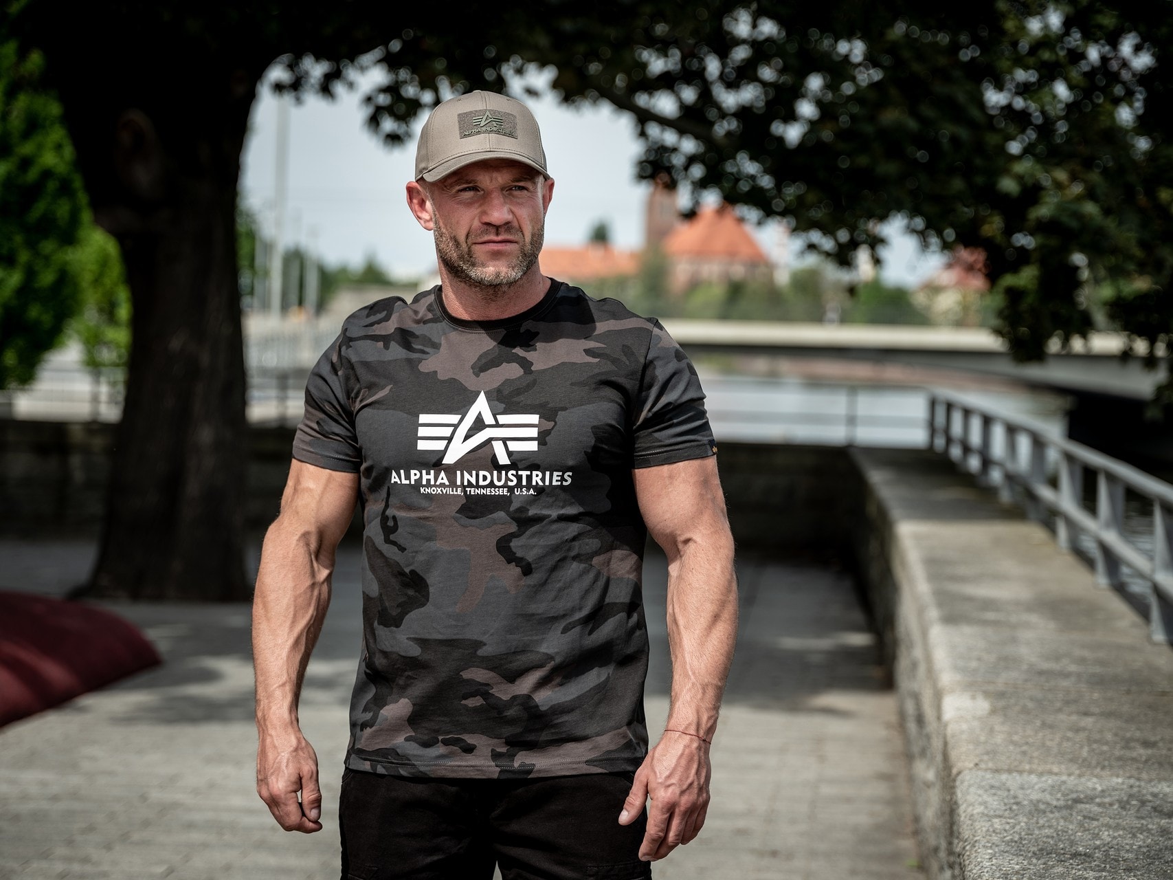 T-shirt Basic Alpha Industries - Black Camo