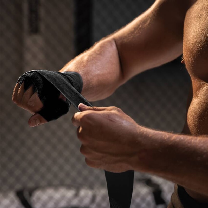 Bandes de boxe sur les mains et les poigntes 2 x 4 m DBX Bushido - Black 