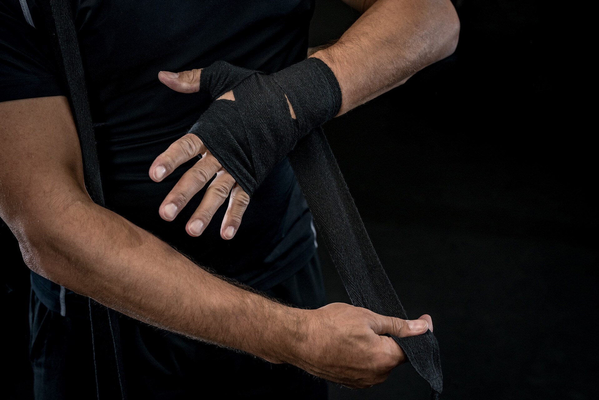 Bandes de boxe sur les mains et les poignets 2 x 2 m DBX Bushido -  Black