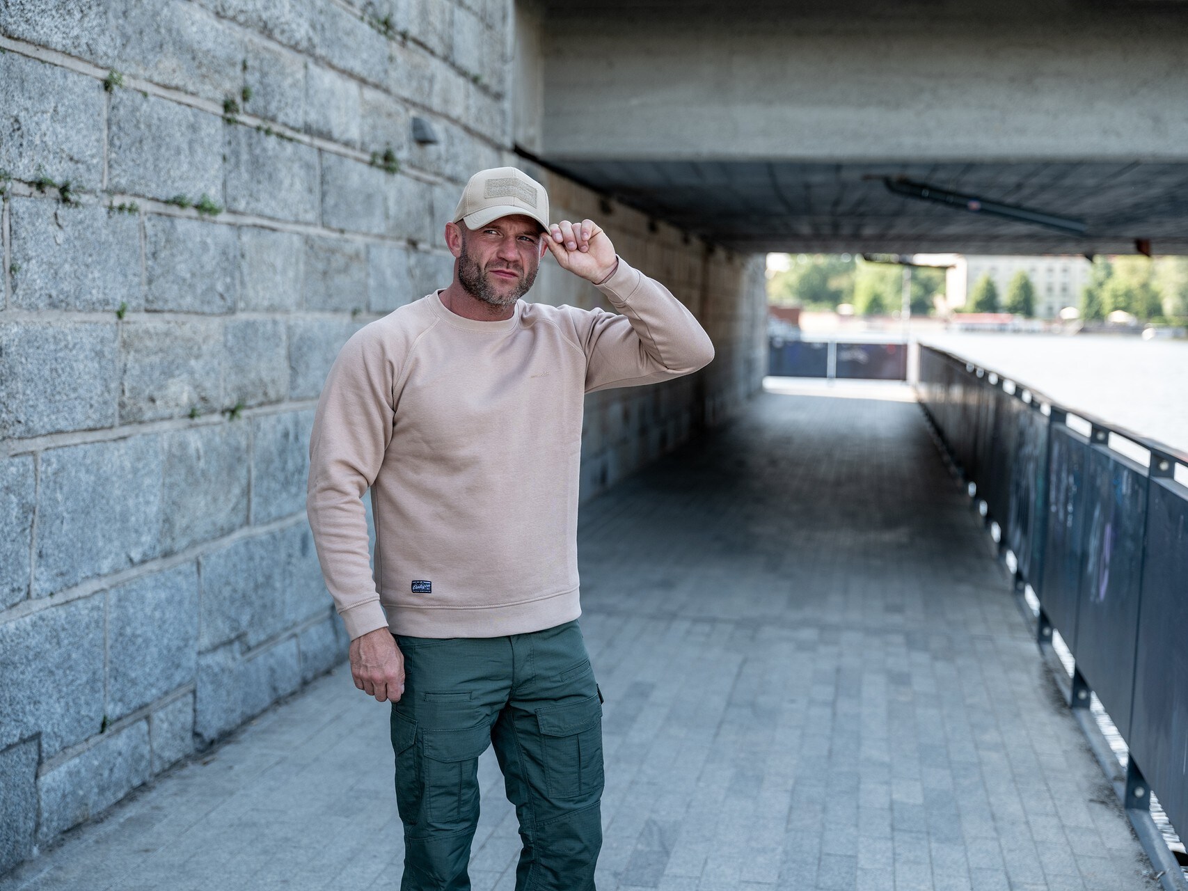 Sweatshirt Hawk Blank Pentagon - Tan Brown