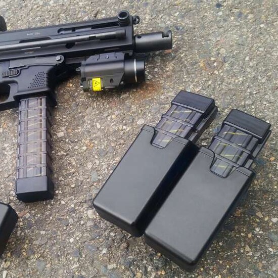 Pochette chargeur double rotatif ESP avec montage UBC-01 Clip pour chargeurs Scorpion Evo/GP Stribog - Noir