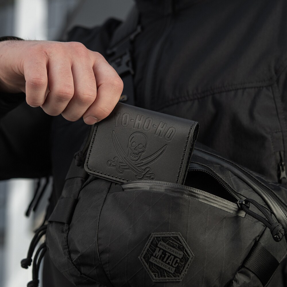 Couverture de passeport Pirate M-Tac - Black