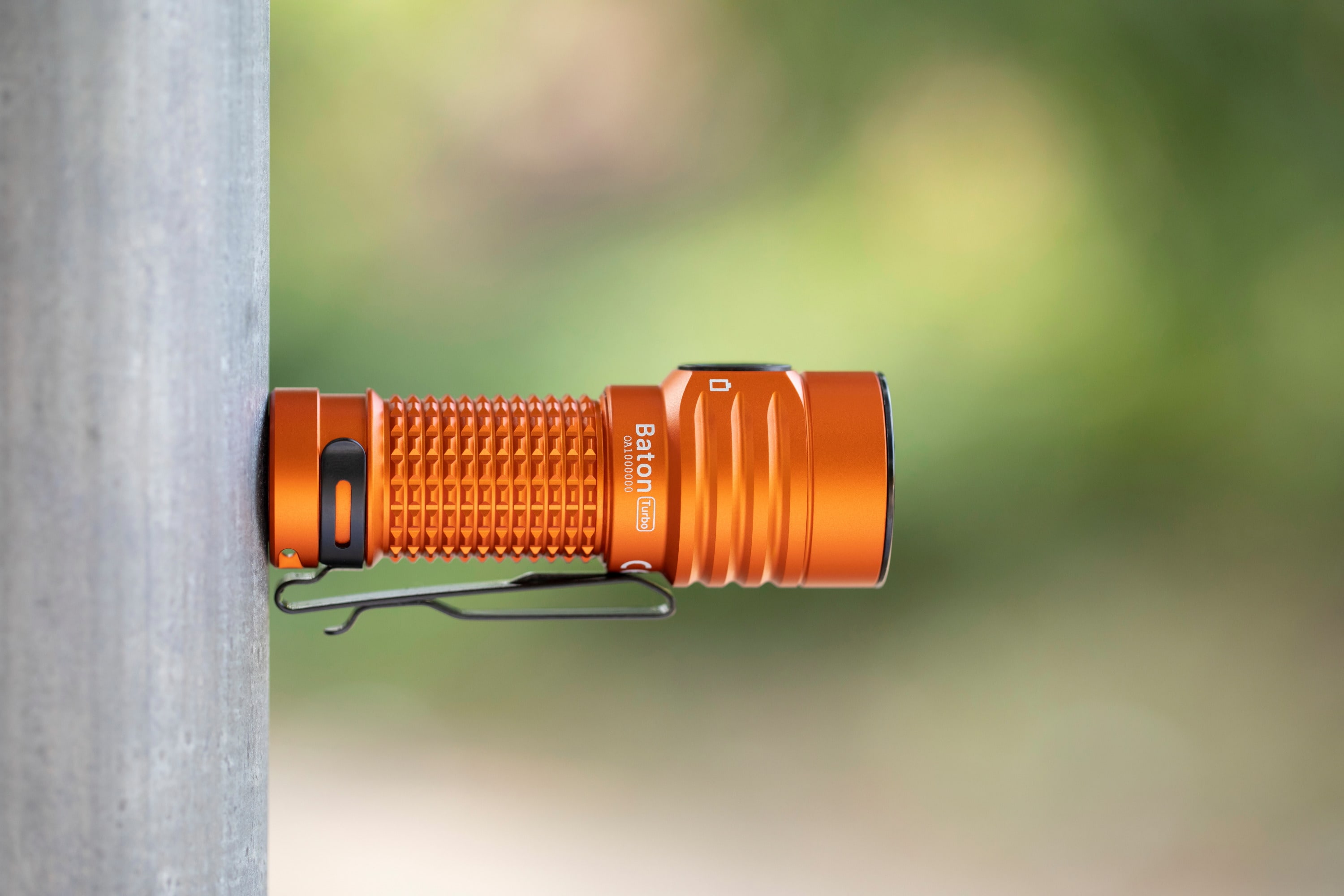 Lampe de poche rechargeable Baton Turbo Orange 1000 lumens Olight
