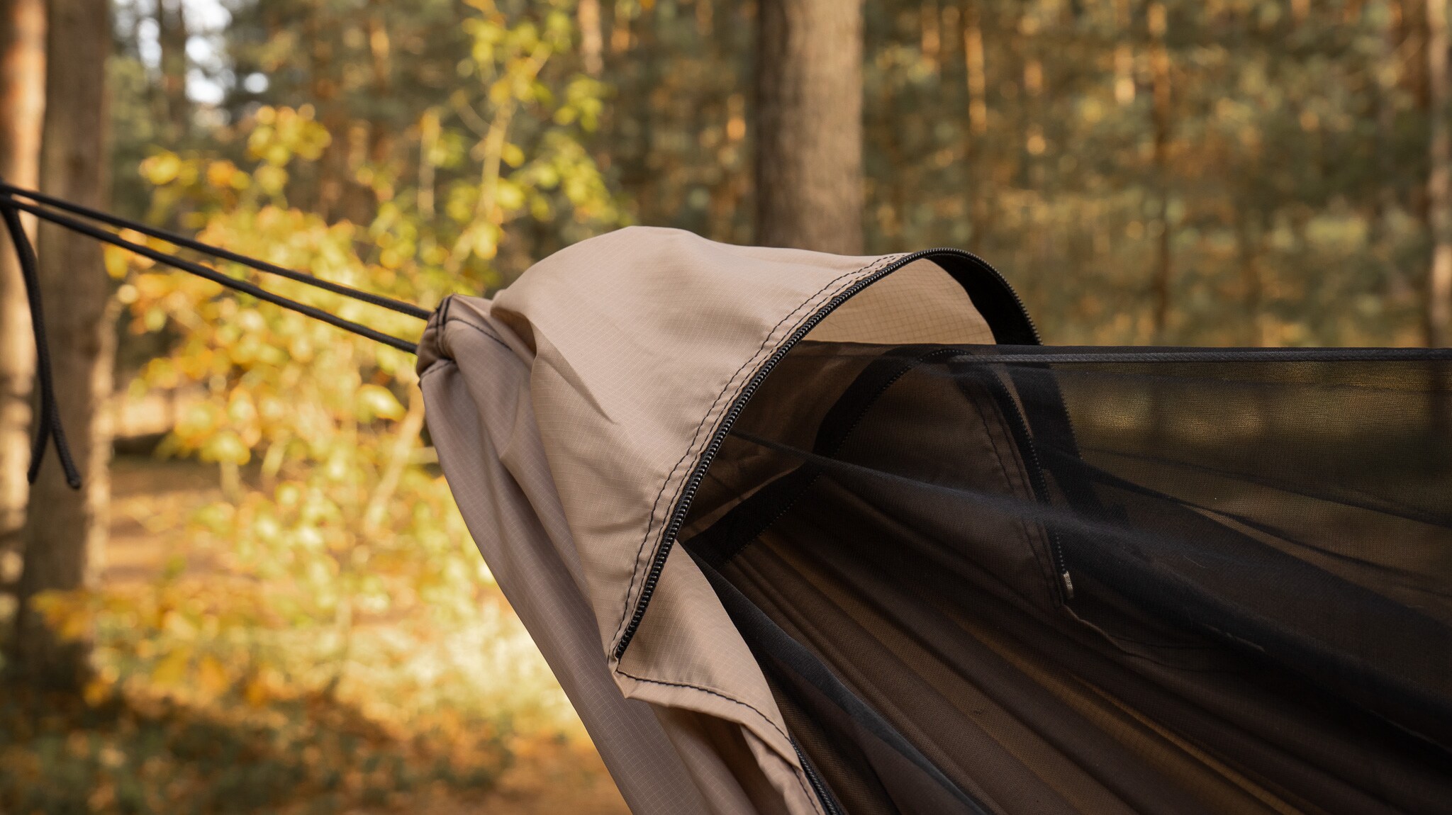 Hamac ultra-léger Ważka V2 Long Pocket - avec moustiquaire TigerWood - Desert