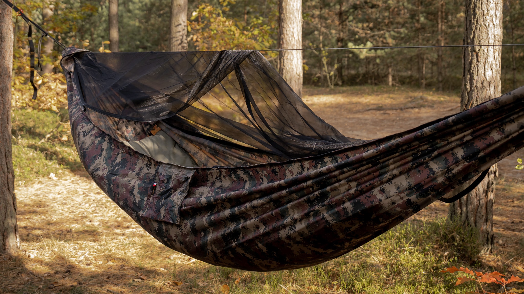 Hamac ultra-léger Ważka V2 Long Pocket - avec moustiquaire TigerWood - Camo