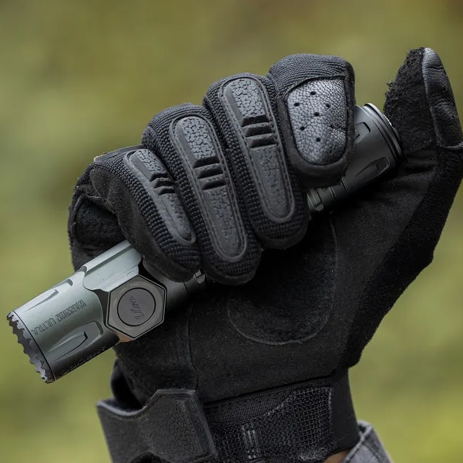 Lampe de poche tactique Warrior Ultra - 2500 lumens Olight - Stealth Grey