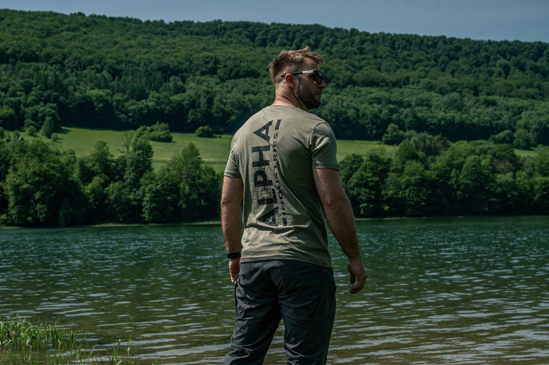 T-Shirt Backprint Alpha Industries - Olive/Black