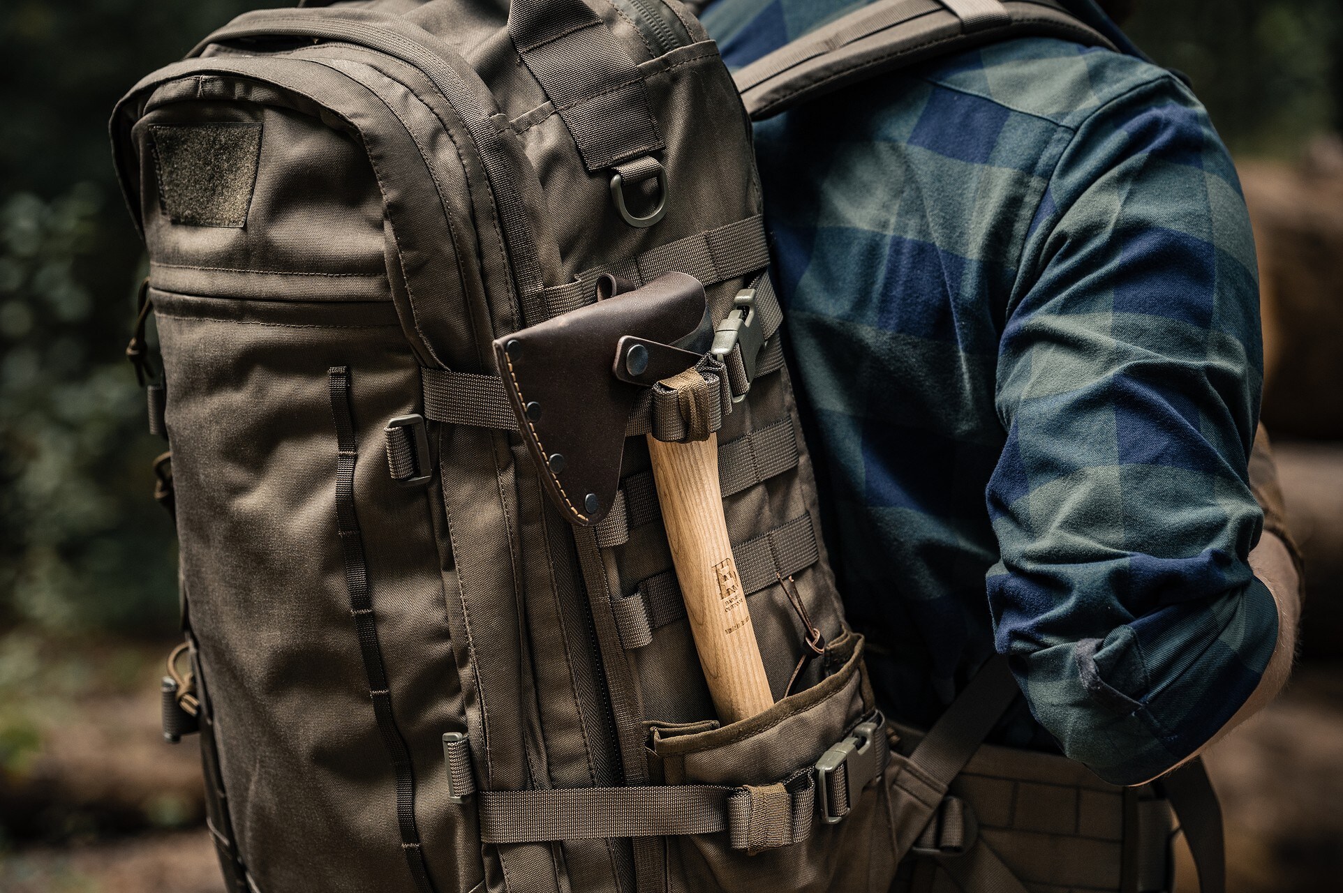 Hachette Pioneer Badger Outdoor