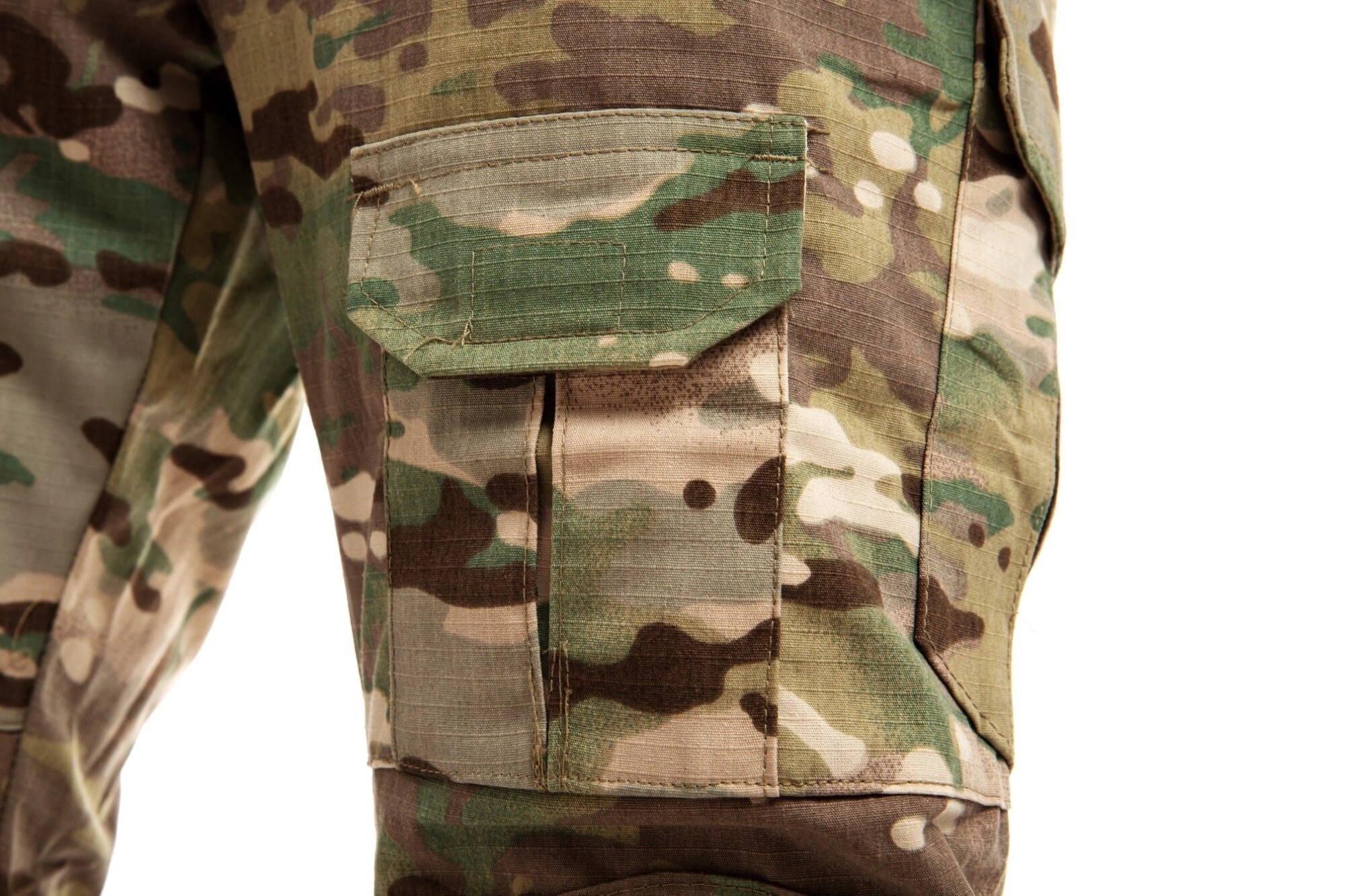 Ensemble d'uniformes Specna Arms Combat Uniform - MultiCam