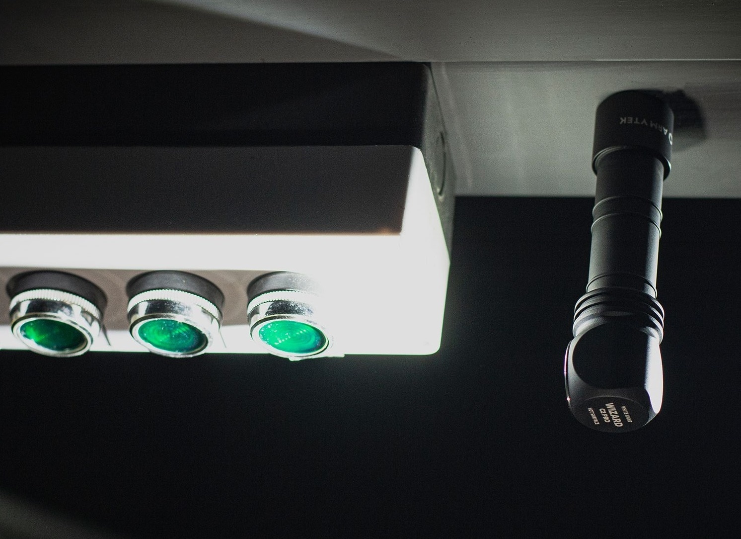 Lampe frontale et lampe d'angle Wizard C2 Pro Magnet USB White 3w1 PCB Armytek - 2500 lumens