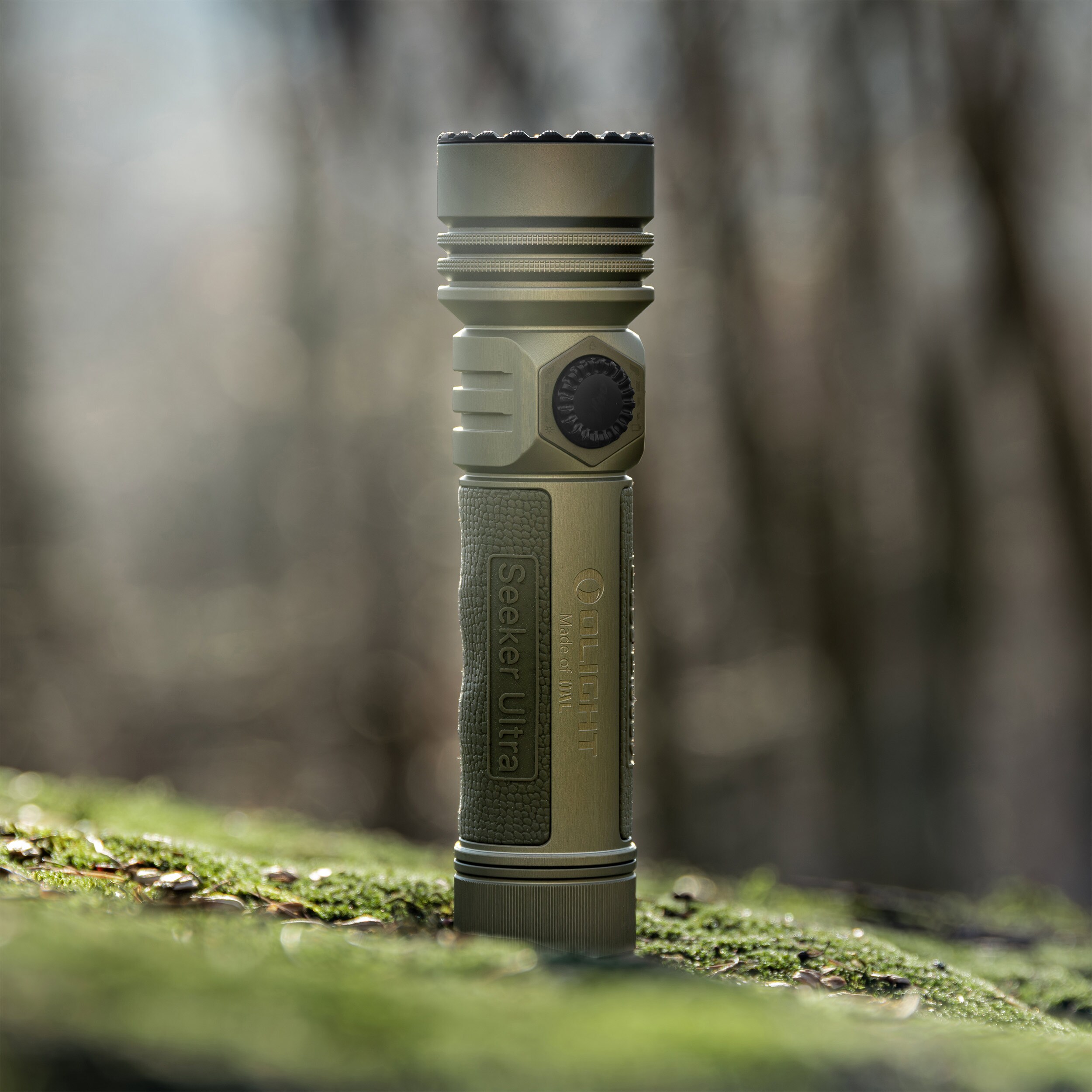 Lampe de poche tactique et de recherche Seeker Ultra Cool White Olive Green - 4800 lumens Olight