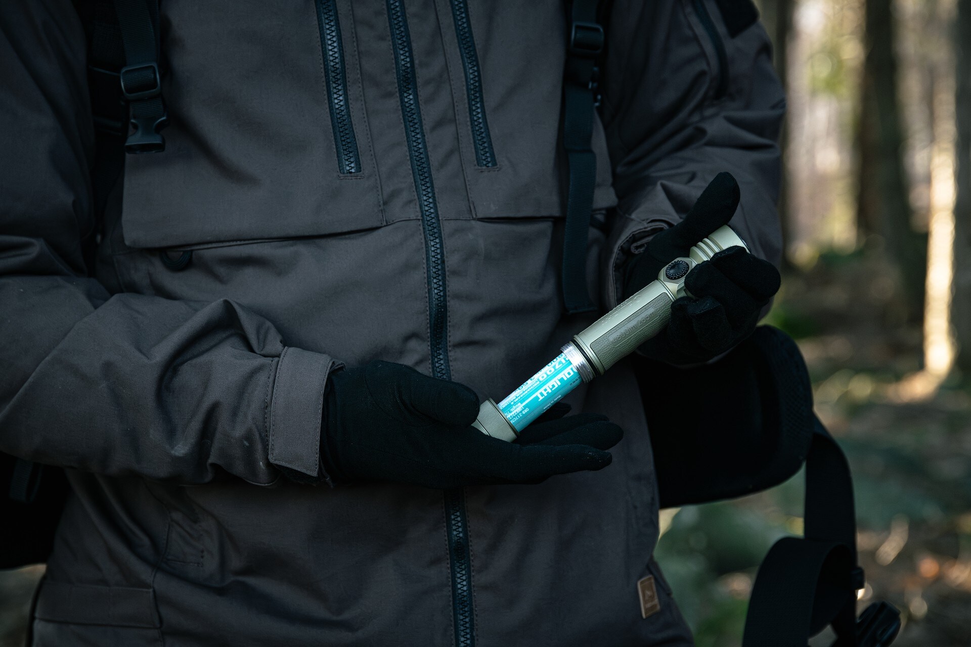 Lampe de poche tactique et de recherche Seeker Ultra Cool White Olive Green - 4800 lumens Olight