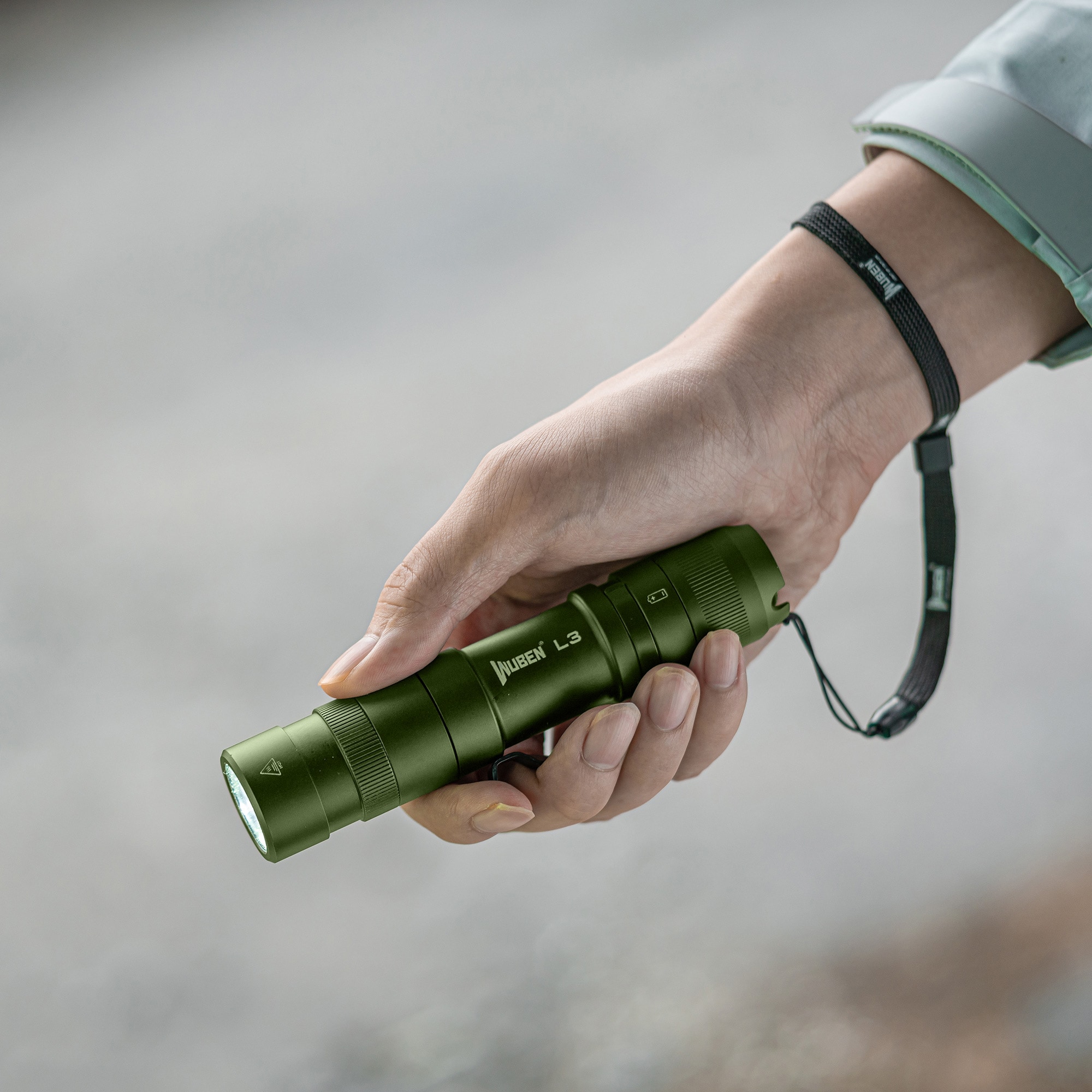 Lampe de poche L3 Army Green avec fonction batterie externe, militaire - 3000 lumens Wuben